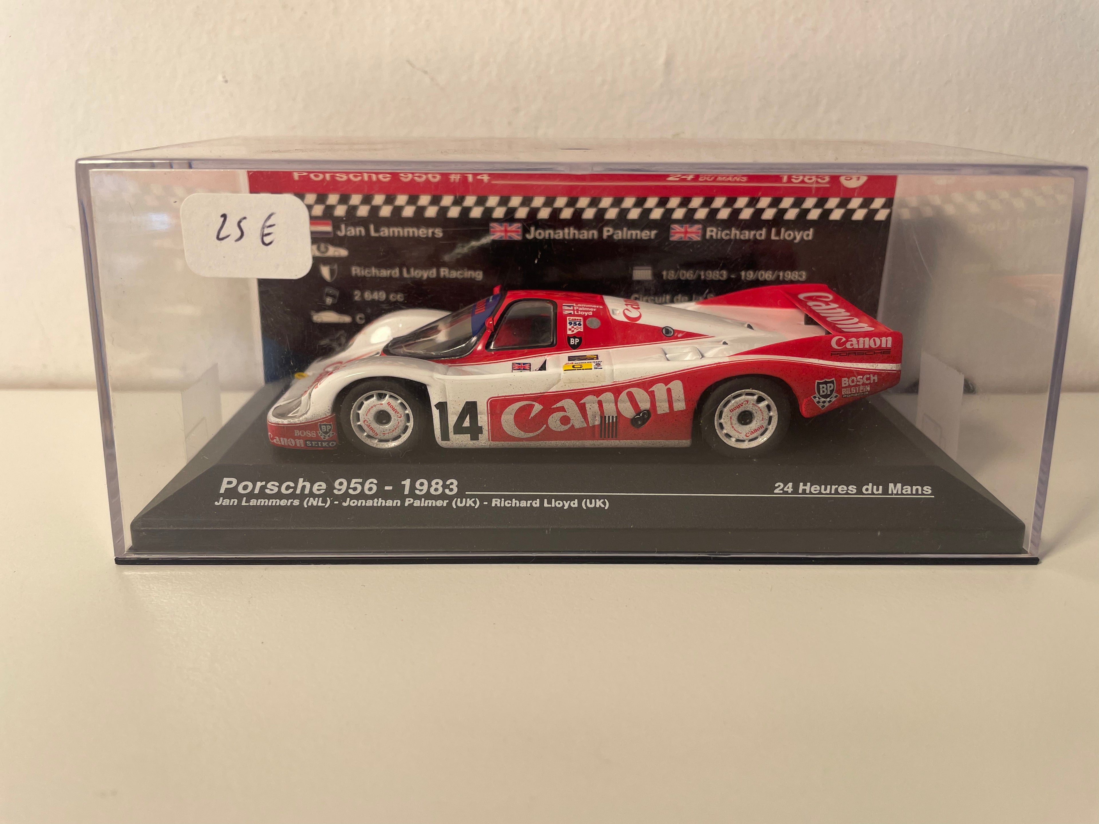 Biało-czerwone Porsche 956 numer 14 (24-godzinny wyścig Le Mans z 1983 r.)