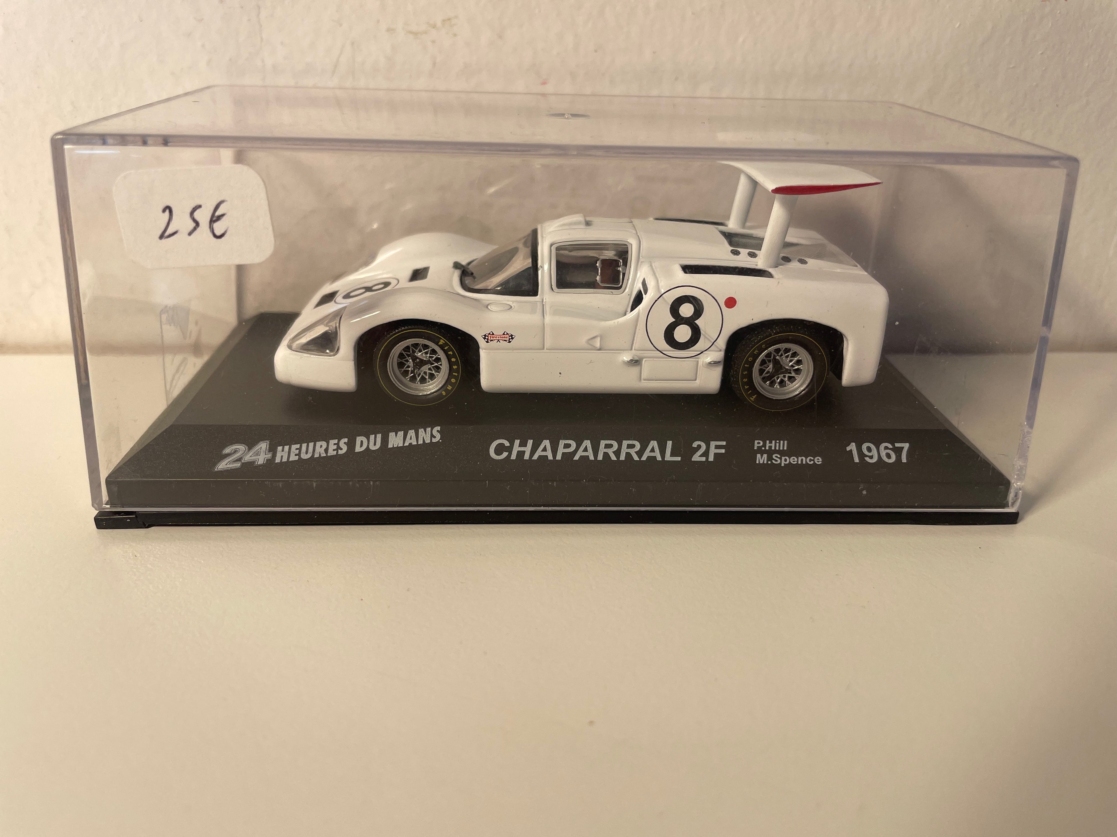 Biały Chaparral 2F numer 8 (24-godzinny wyścig Le Mans 1967)