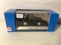 Czarna Simca 6 z 1948 roku (listwa prowansalska)