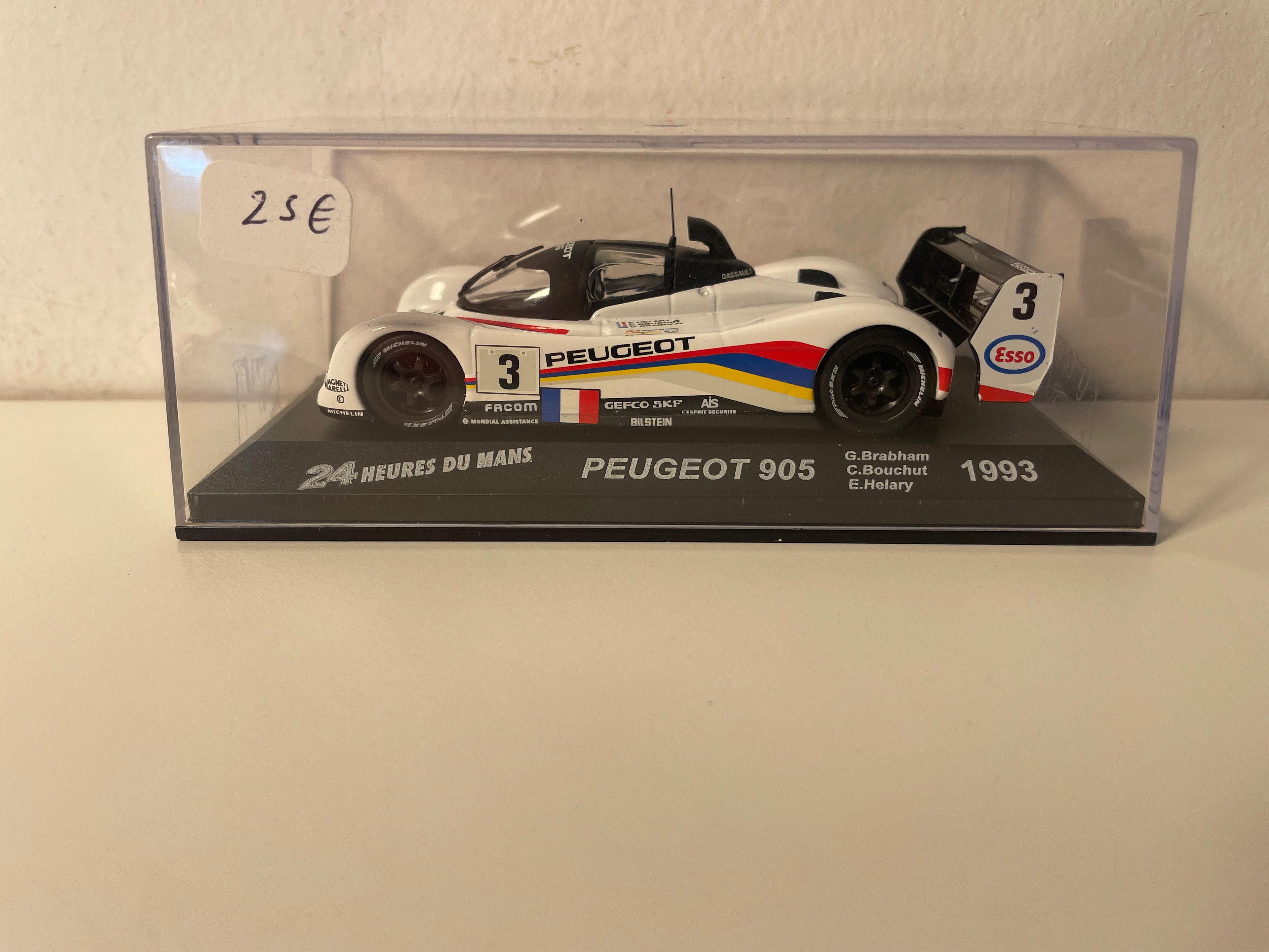 Peugeot 905 wäiss Nummer 3 - 24 Stonnen vu Le Mans vun 1993