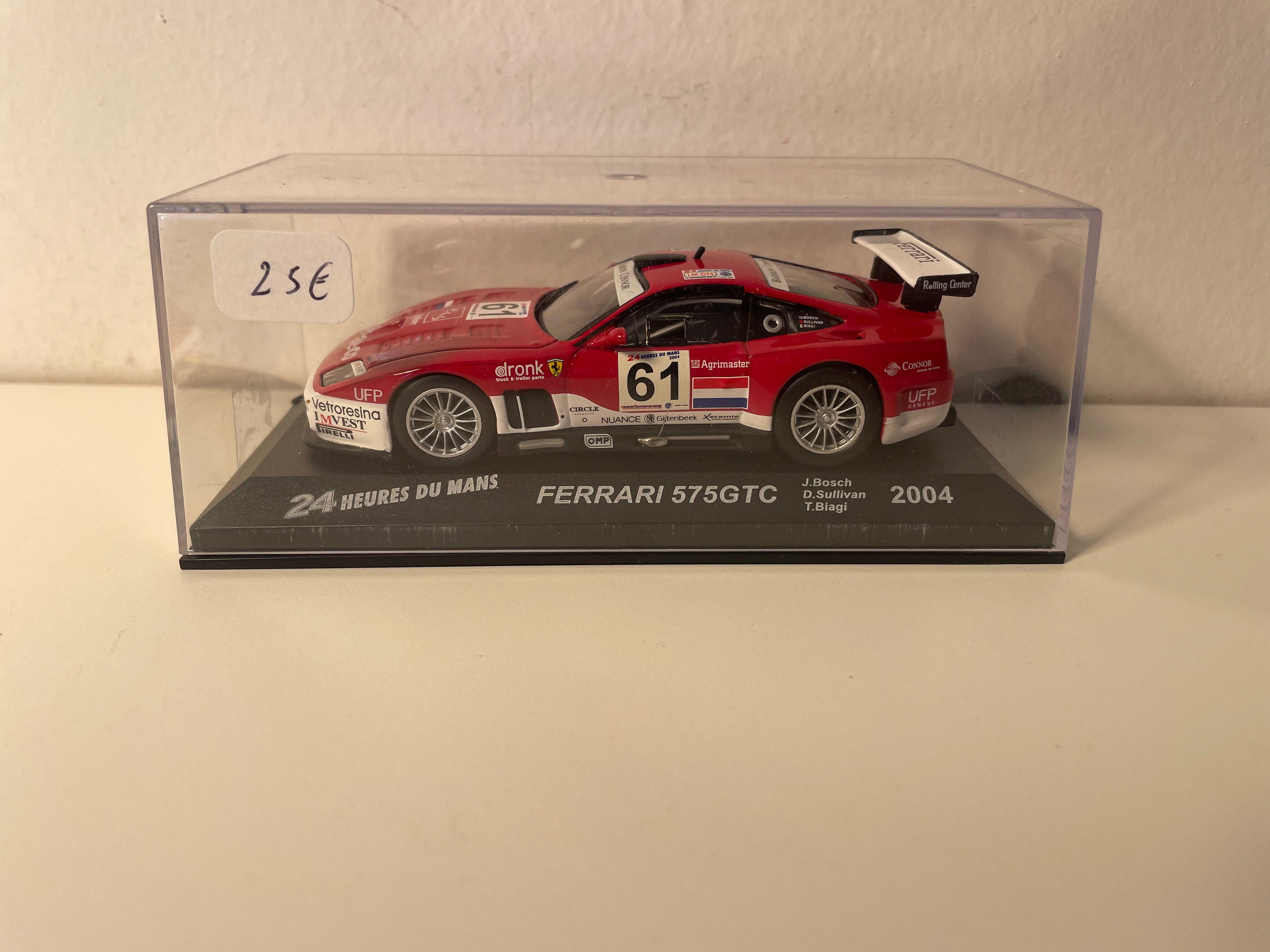 Rood-witte Ferrari 575GTC nummer 61 (24 uur van Le Mans 2004)