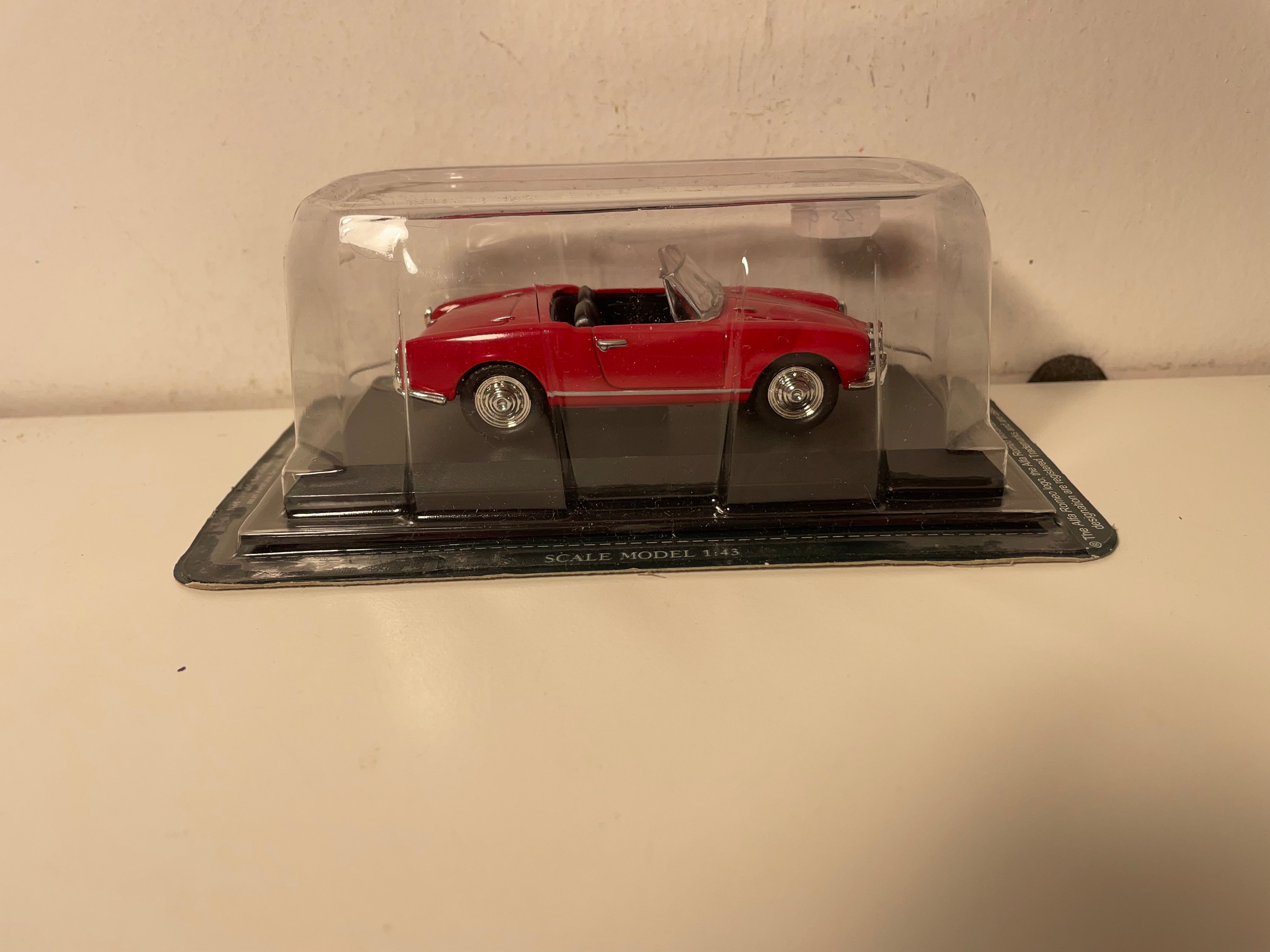 Alfa Romeo Giulietta Cabriolet Rot - Del Prado