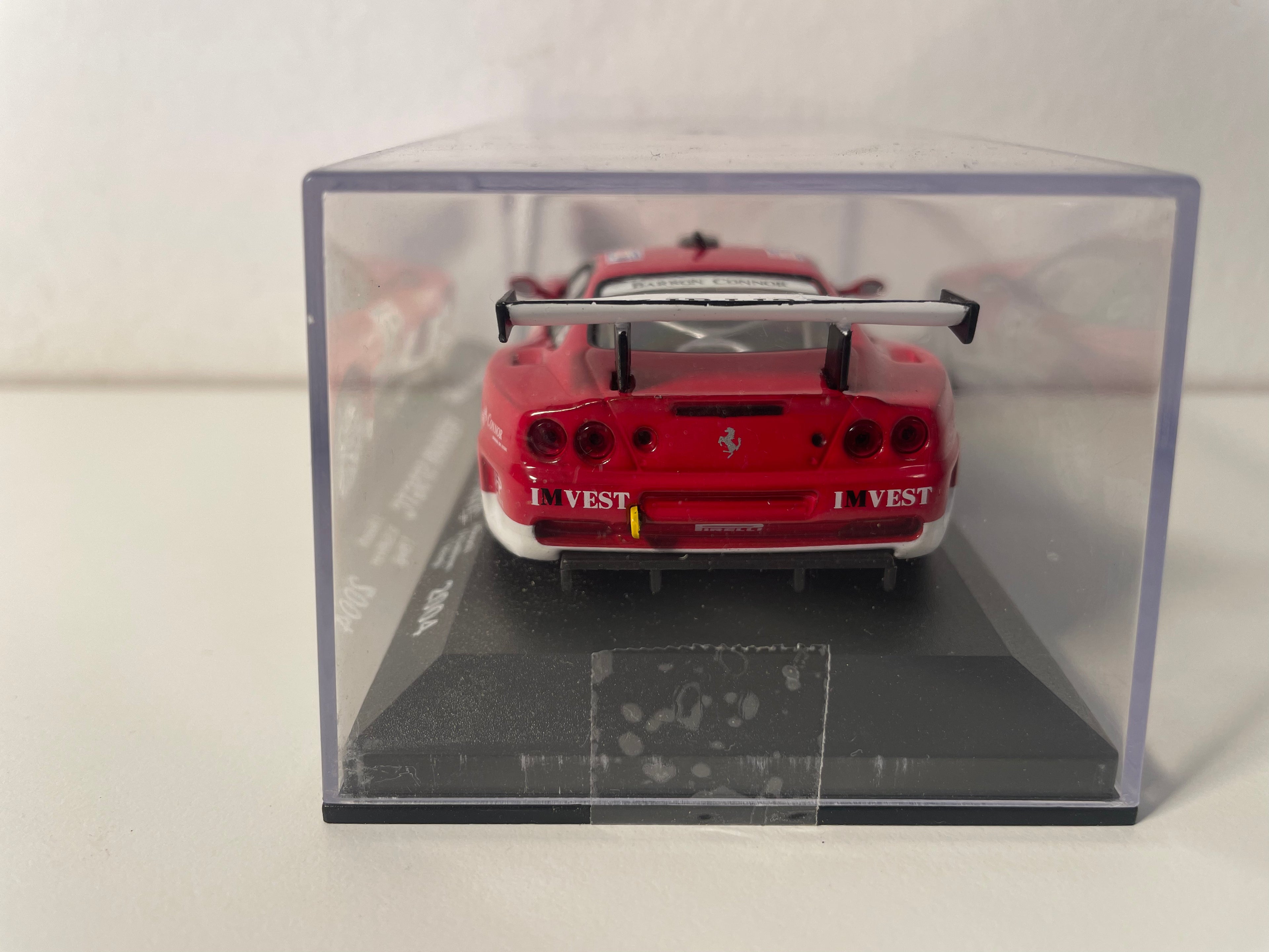Rood-witte Ferrari 575GTC nummer 61 (24 uur van Le Mans 2004)