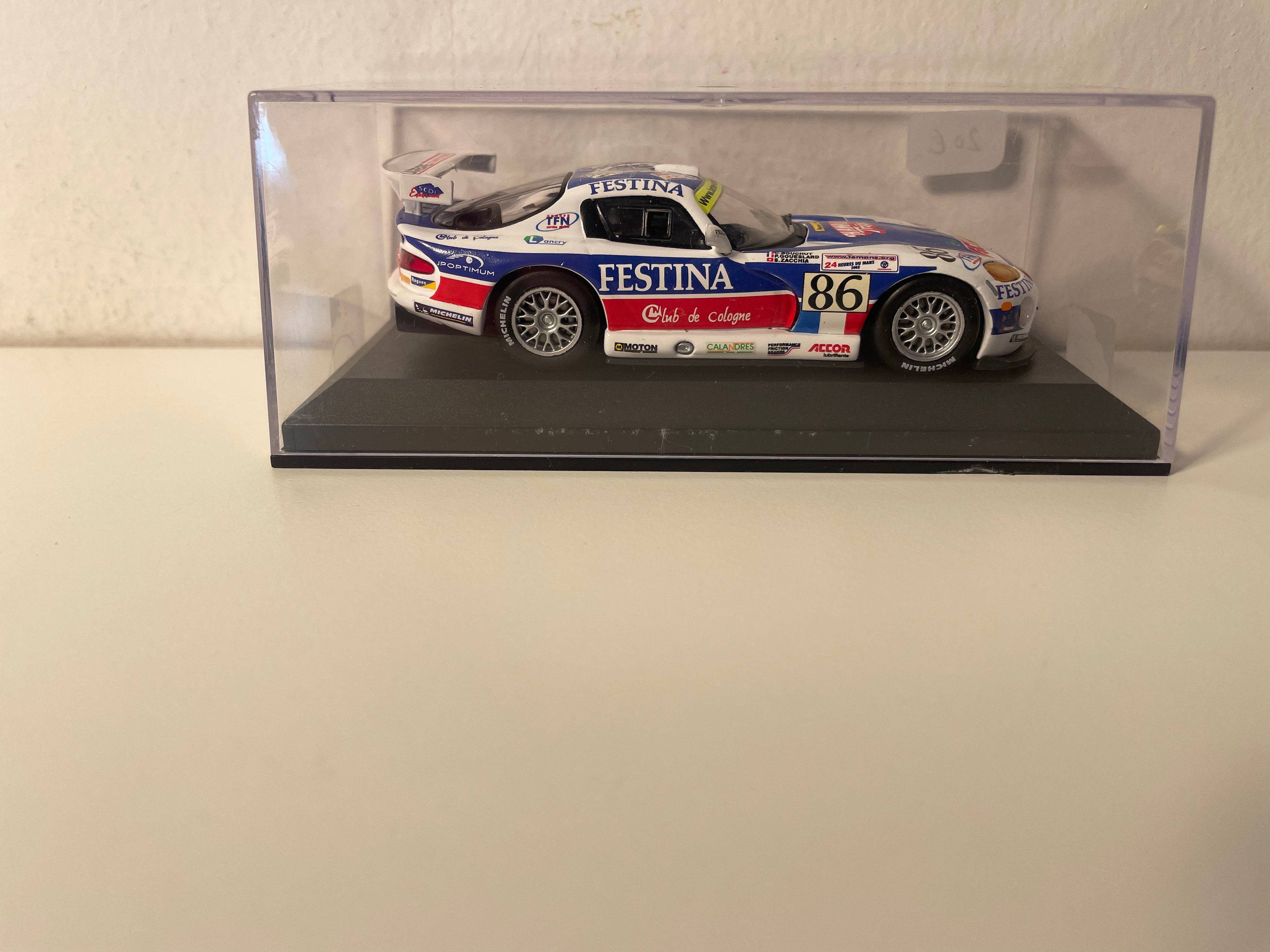 Chrysler Viper gts-r blu, bianco e rosso numero 86 - 24 ore di Le Mans 2003