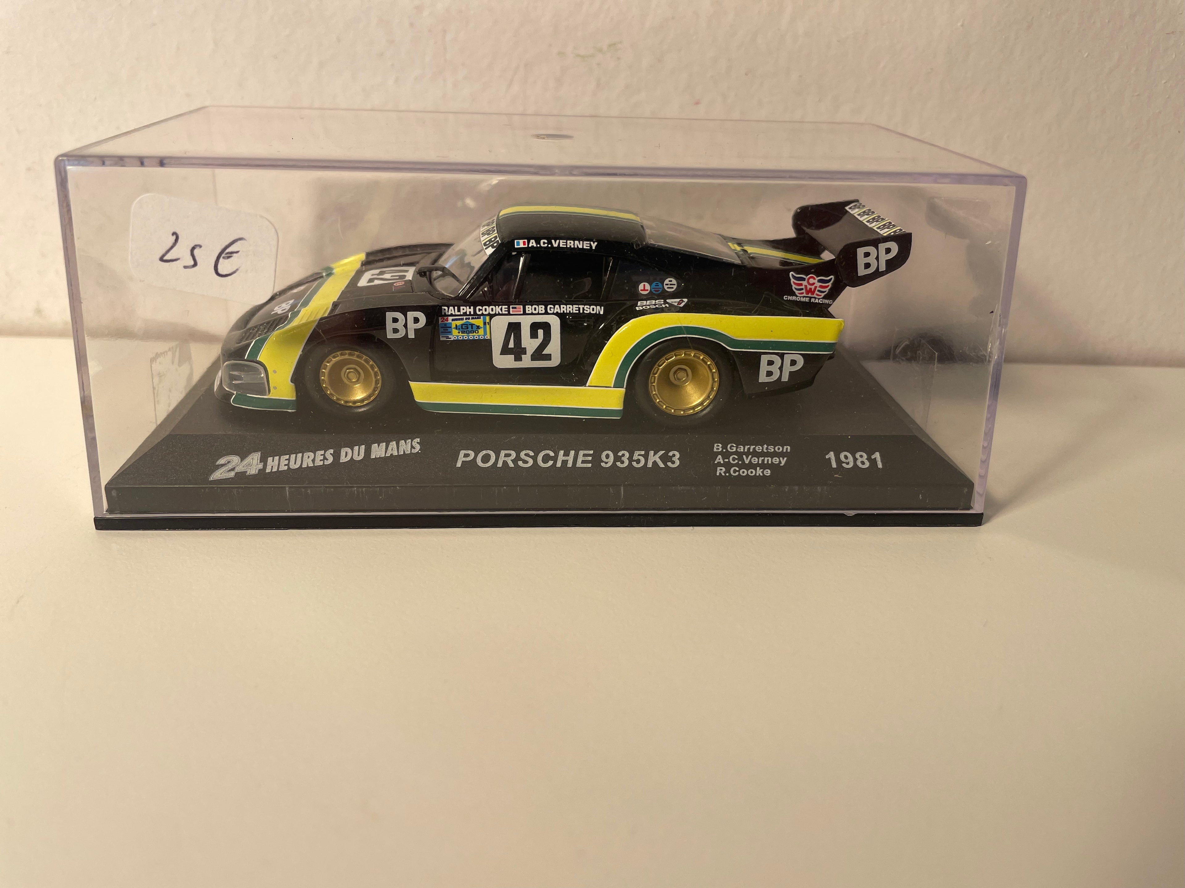 Porsche 935K3 noire, jaune et verte numéro 42 - 24 heures du Mans de 1981