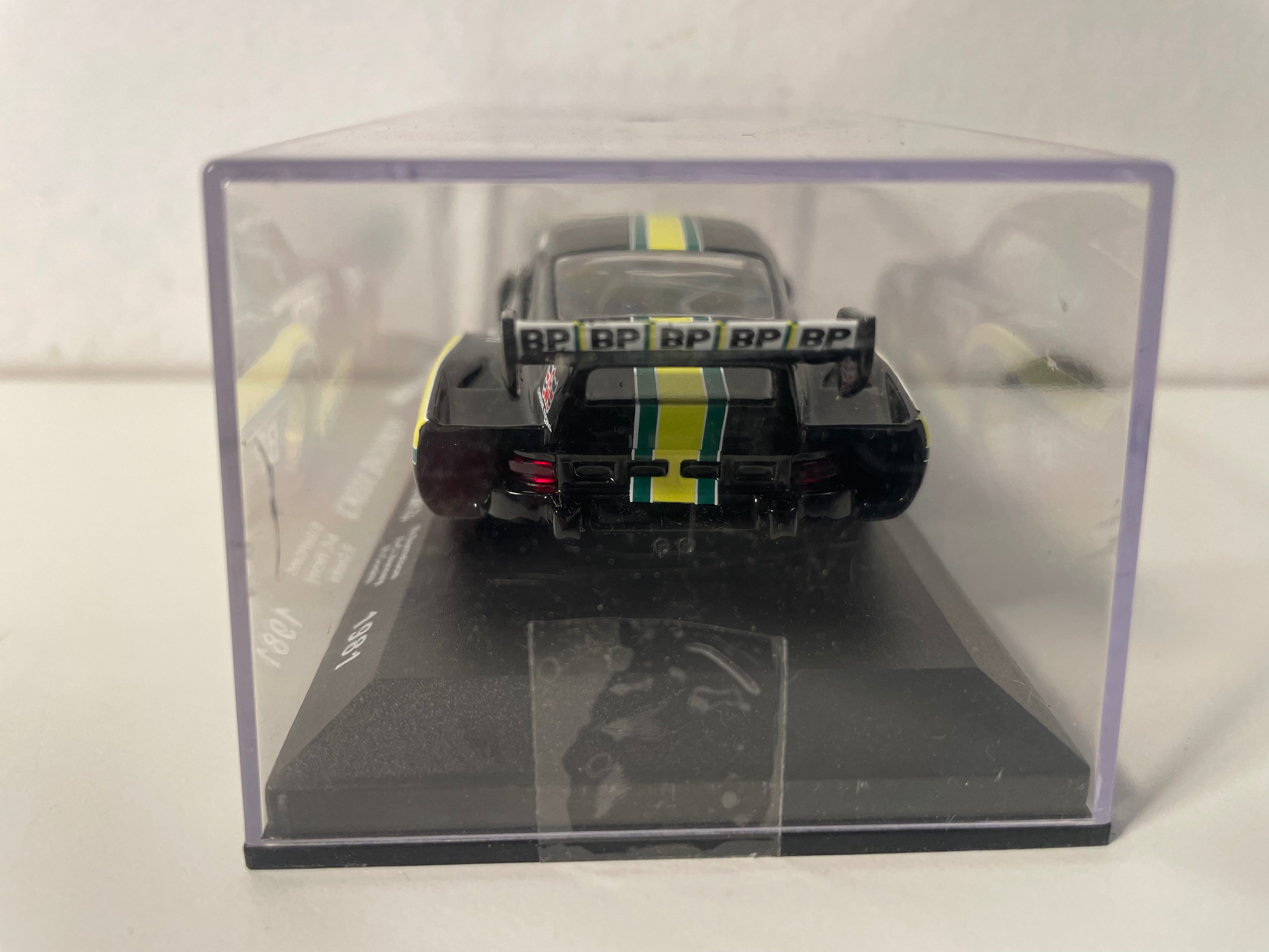 Porsche 935K3 noire, jaune et verte numéro 42 - 24 heures du Mans de 1981