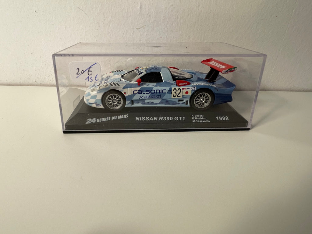 Nissan R390 GT1 azul número 32 (24 Horas de Le Mans de 1998)