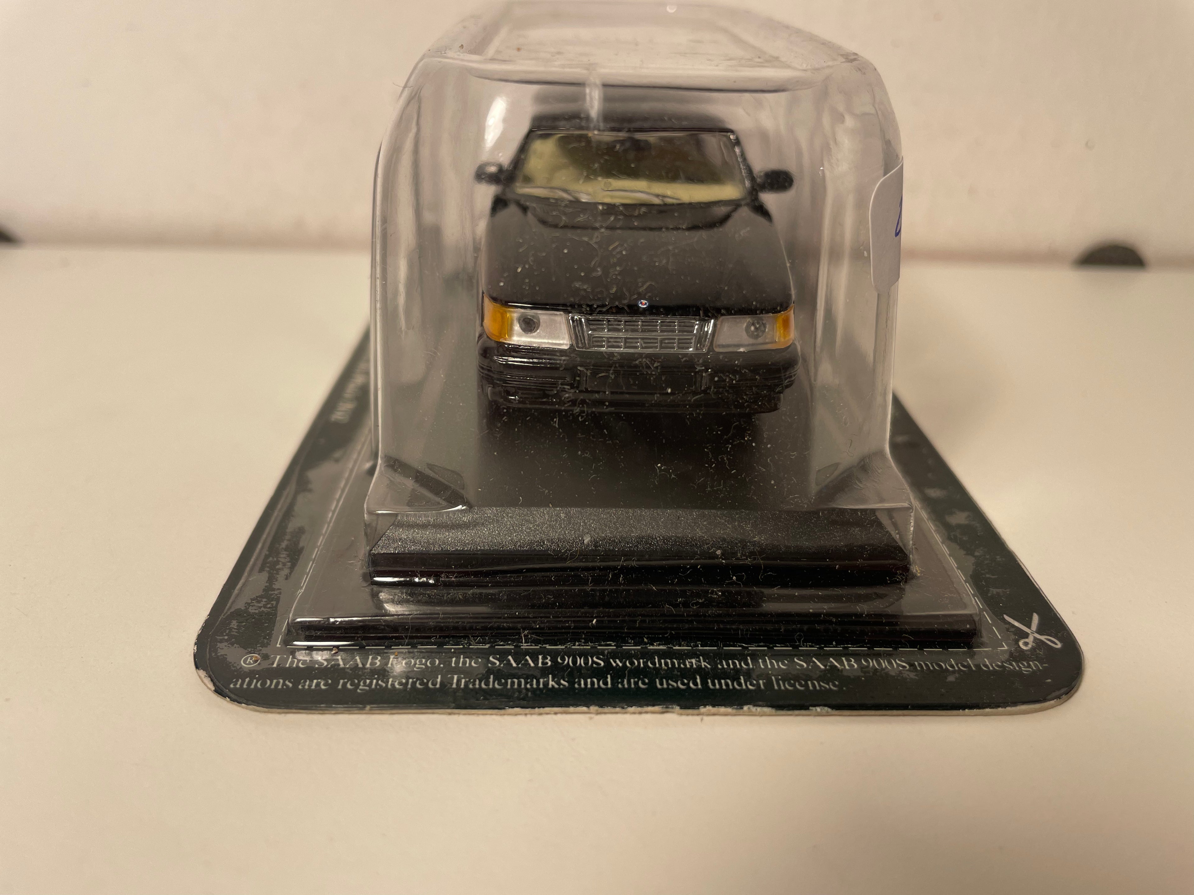 Saab 900S noire - Del Prado