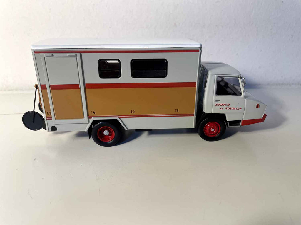 BERLIET STRADAIR 50-konny samochód ciężarowy (brązowo-szary)