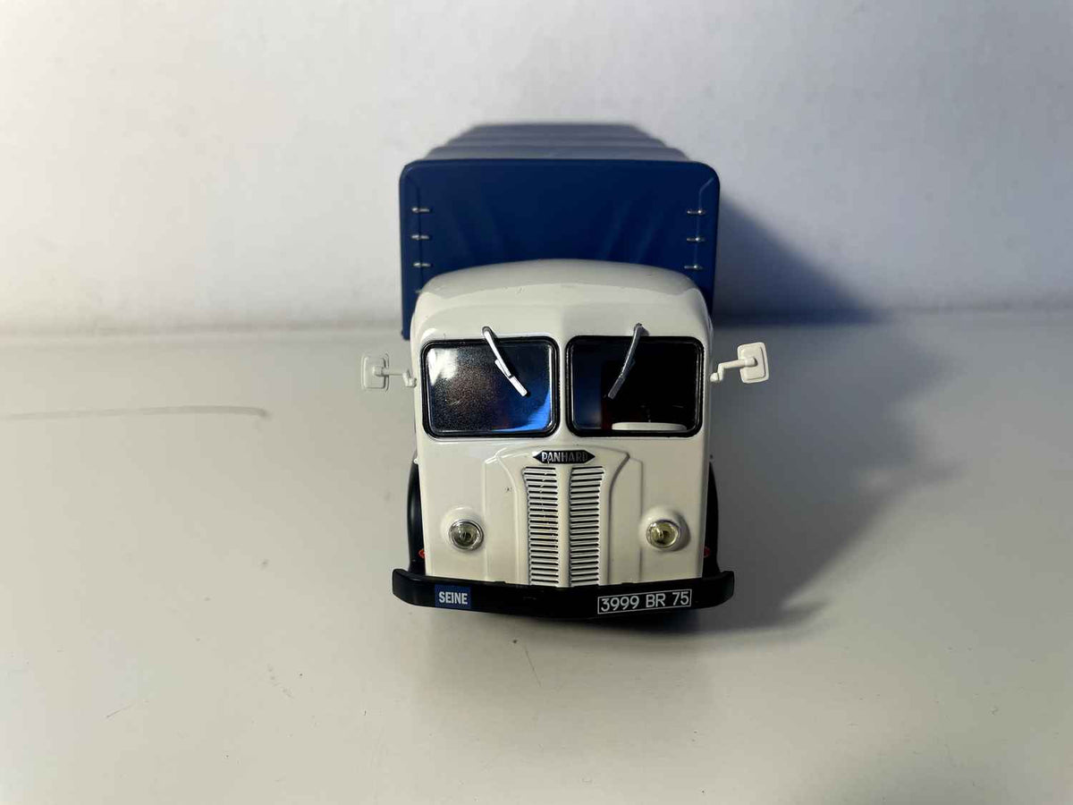 Camión de transporte de plataforma cubierta Panhard Movic R. Cordier