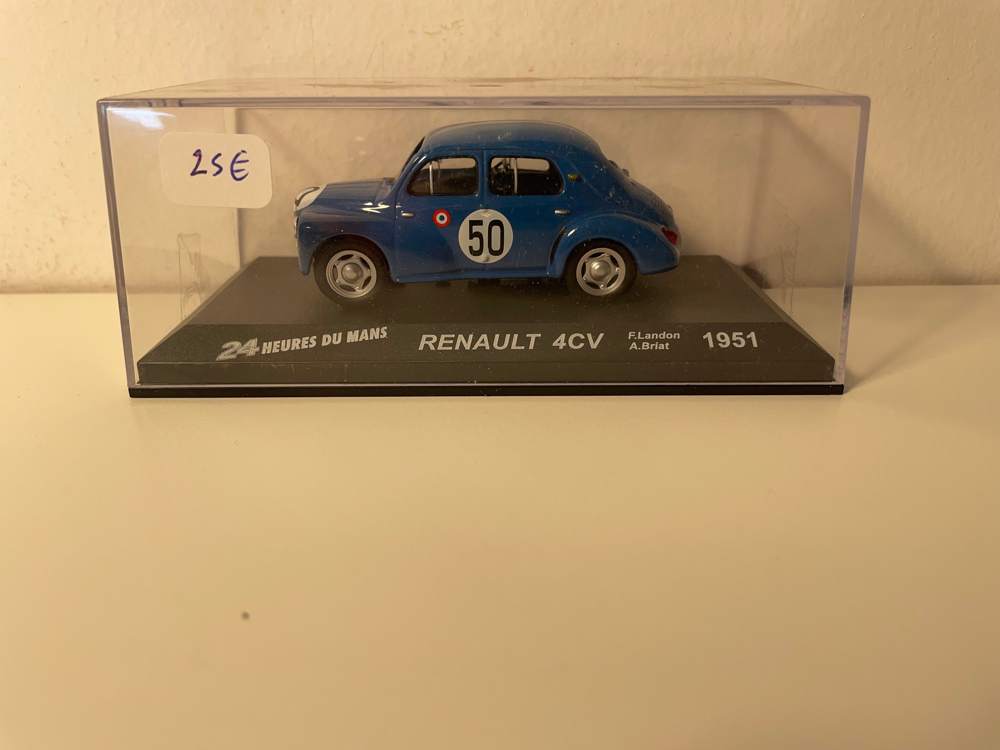 Renault 4 CV blaue Nummer 50 - 24 Stunden von Le Mans 1951