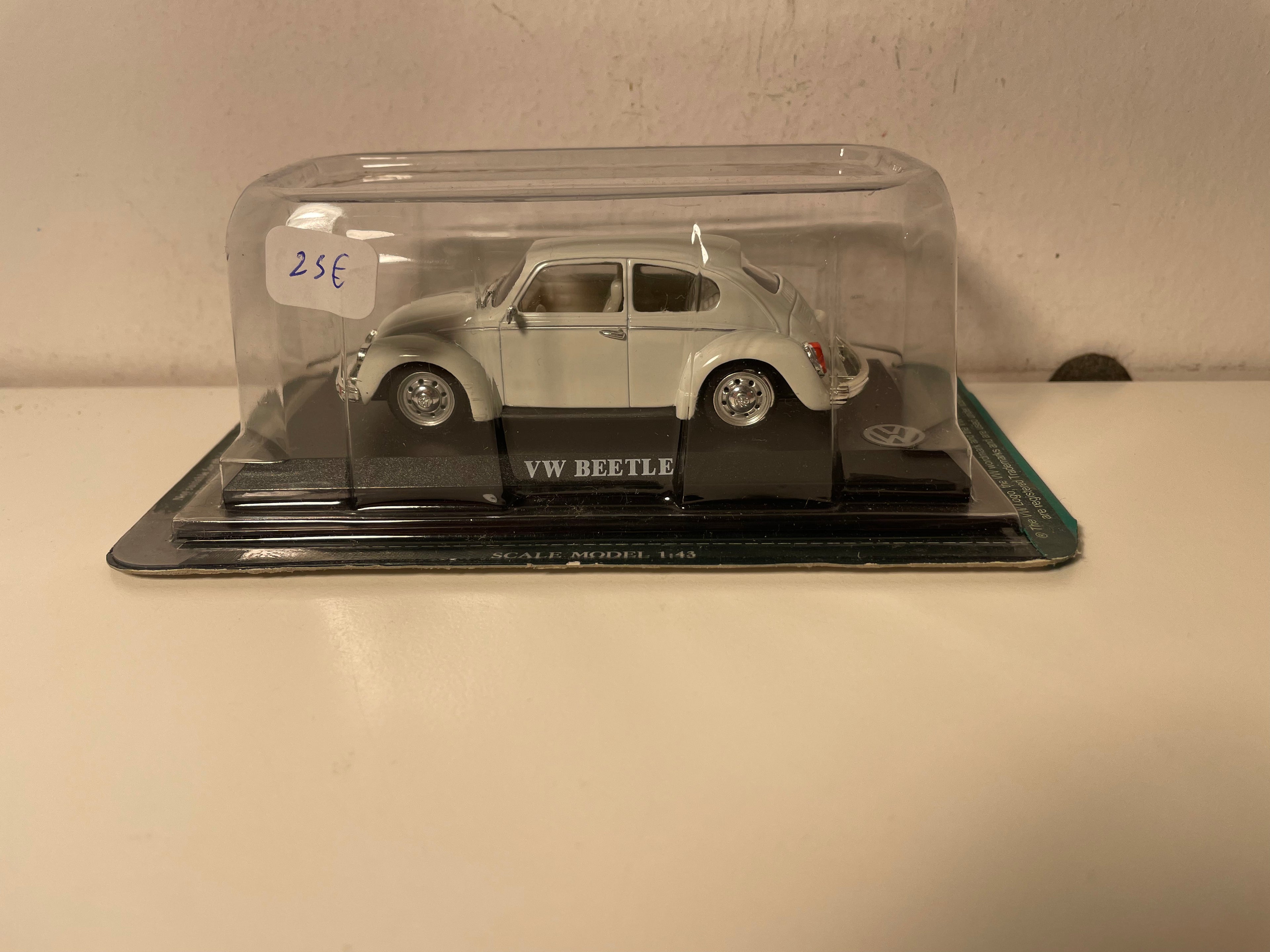Volkswagen Beetle blanche - Del Prado