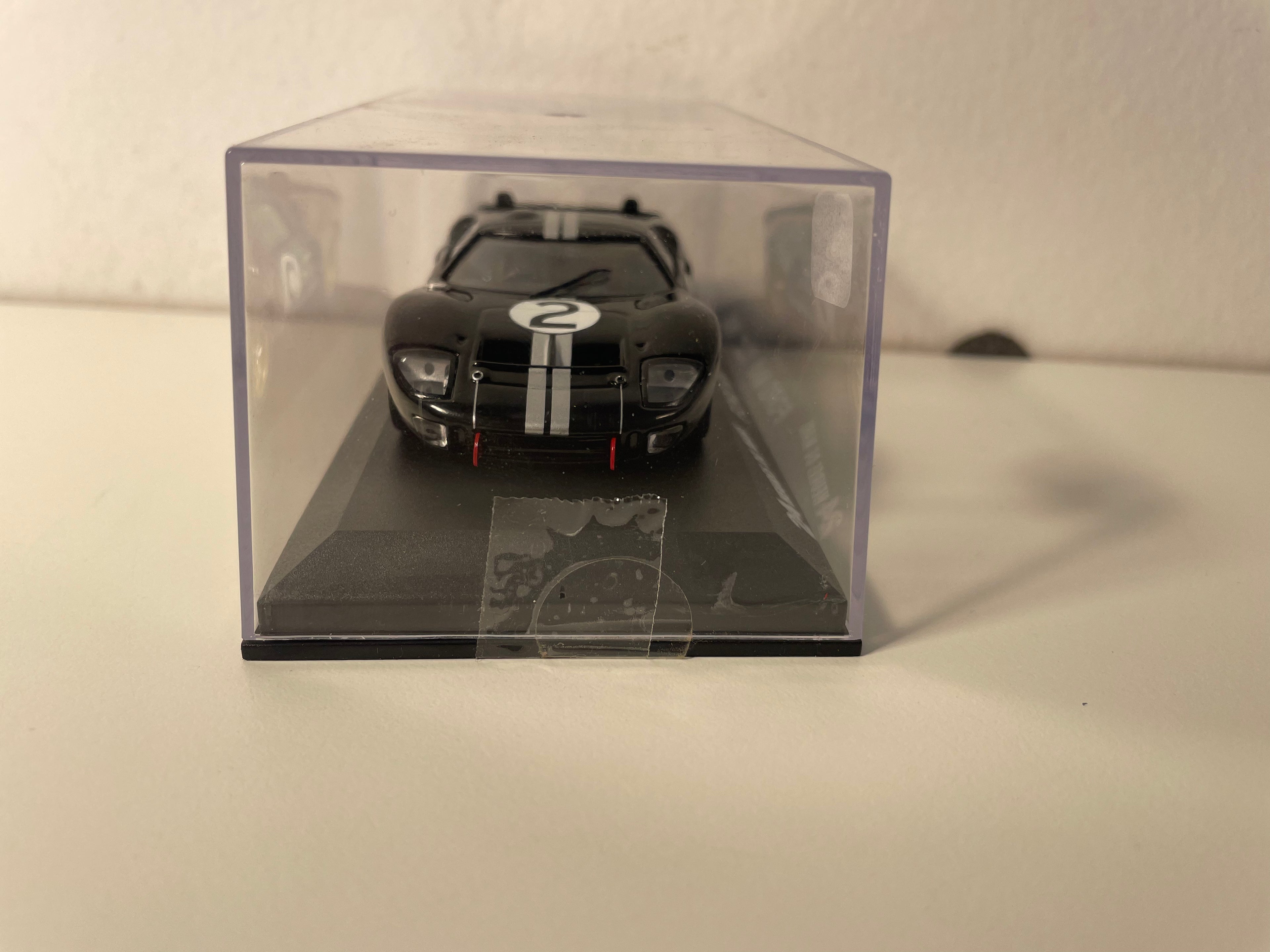 Czarny Ford MK2 numer 2 (24-godzinny wyścig Le Mans z 1966 r.)
