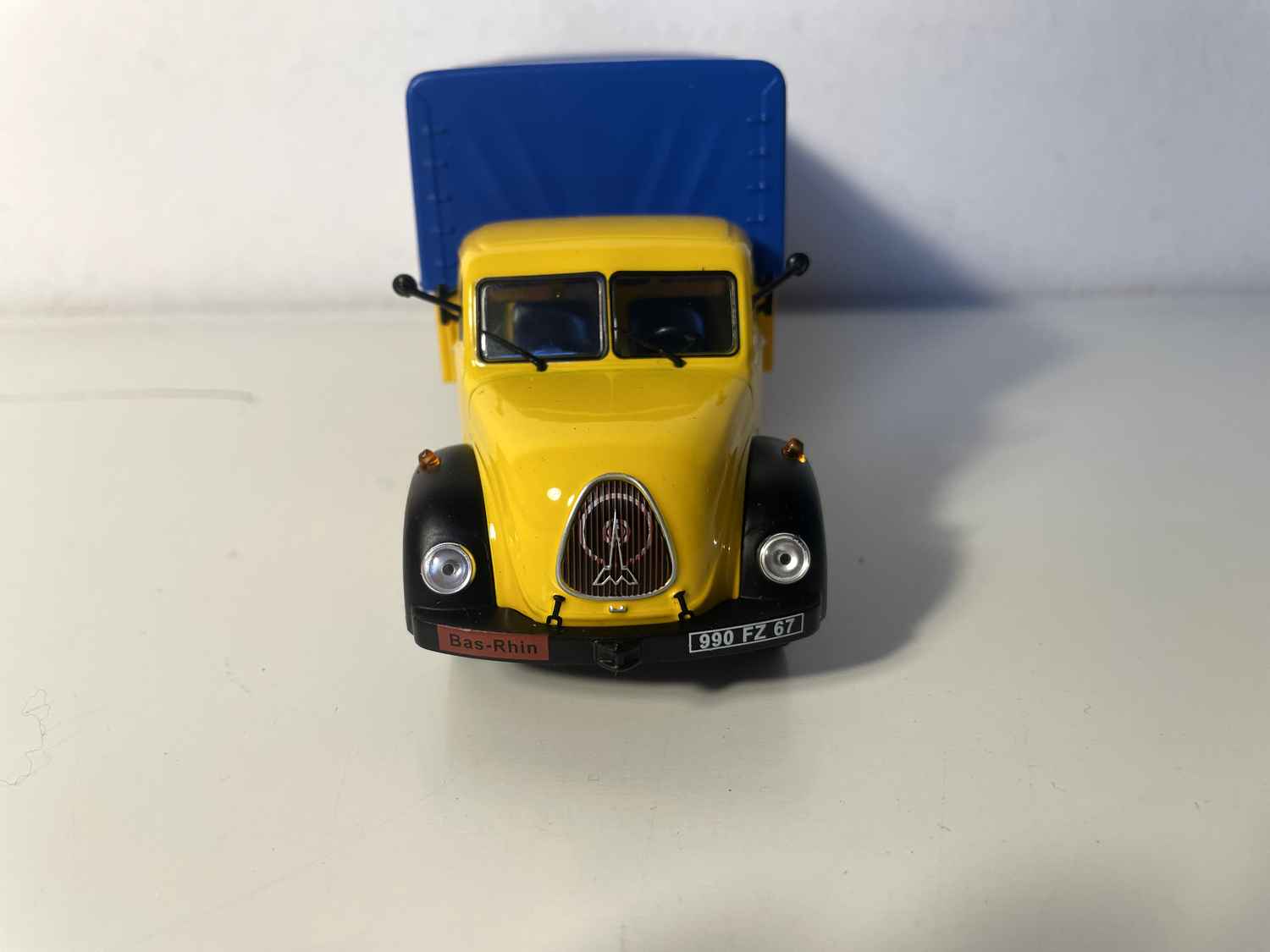 Ciężarówka MAGIRUS MERKUR z 1959 roku z burtami i plandeką - DANZAS