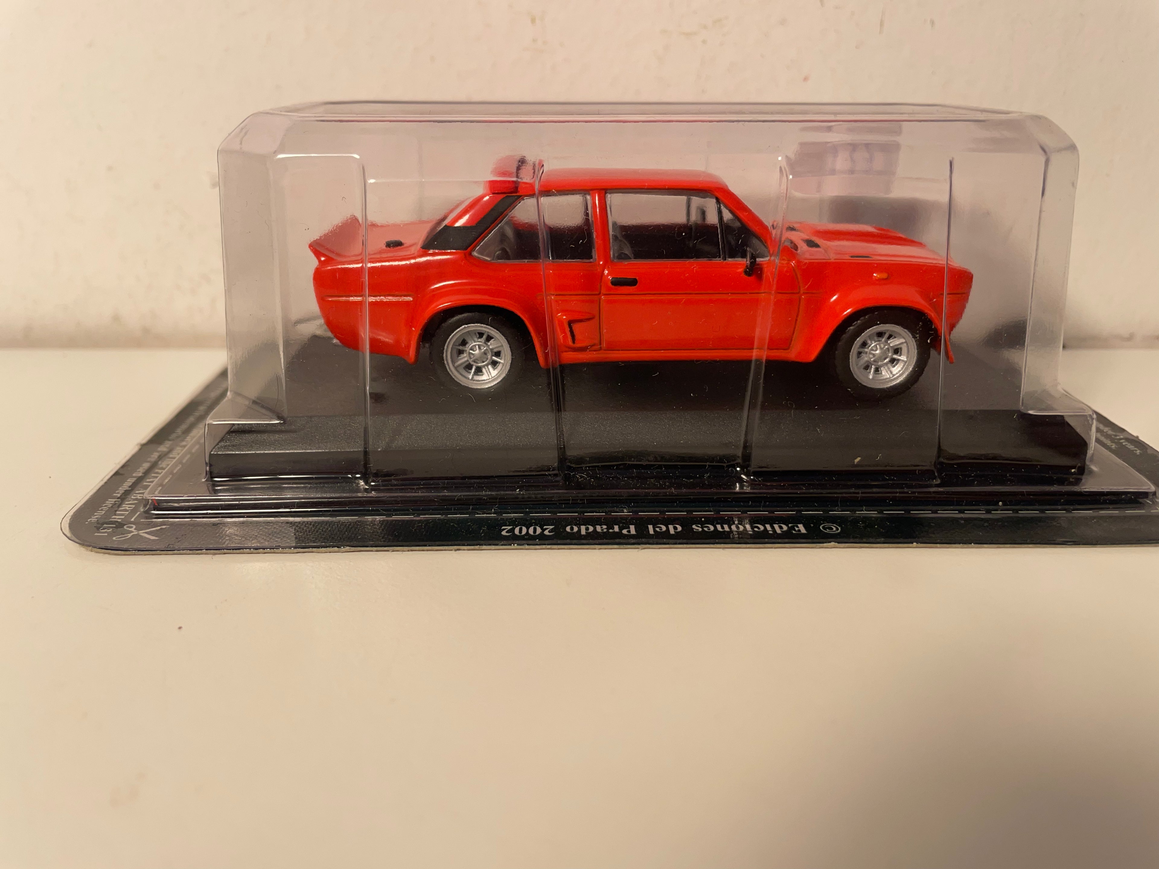 Fiat Abarth 131 rouge (tendance rouge orangé) - Del Prado