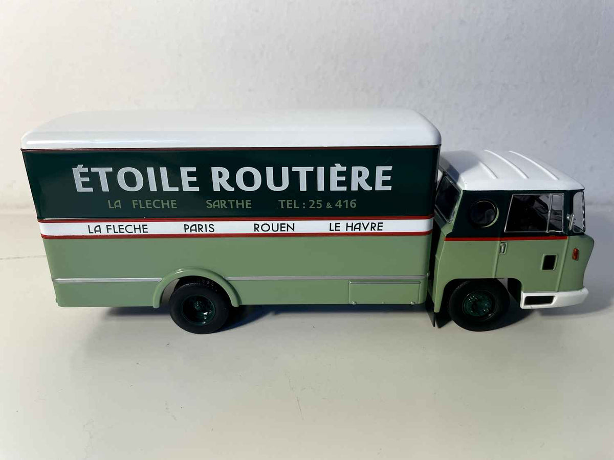 BERNARD 19 DA vrachtwagen uit 1961 ETOILE ROUTIERE (groene, witte en groene verhuiswagen)