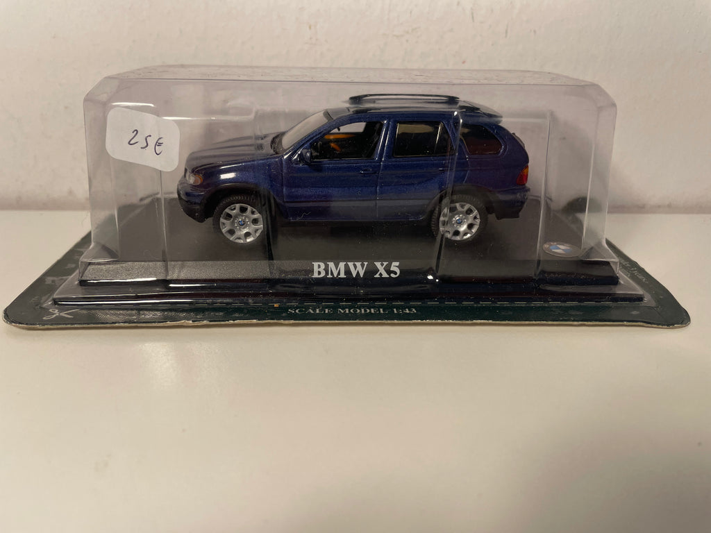 BMW X5 bleue foncée - Del Prado