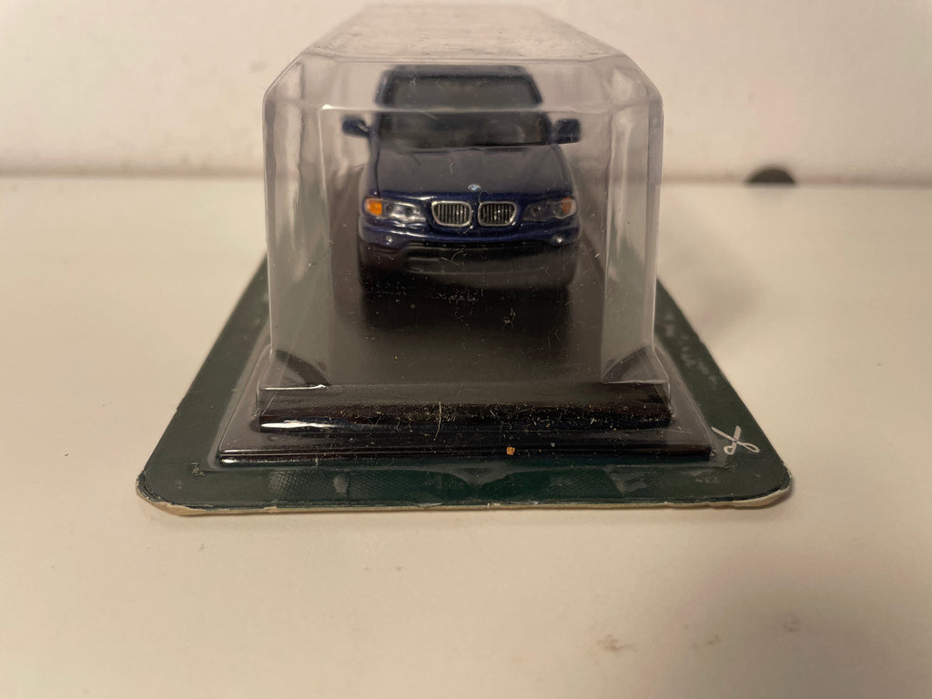 BMW X5 bleue foncée - Del Prado