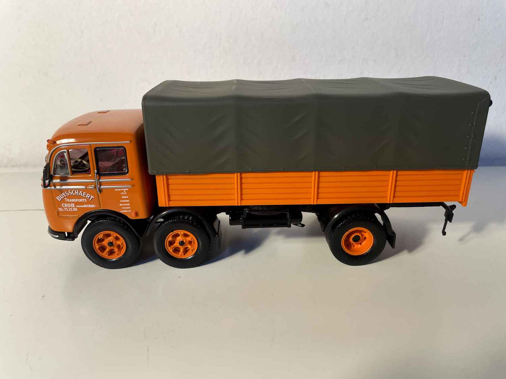 Camião plataforma coberto Mercedes Benz LP 333 BUYSSCHAERT