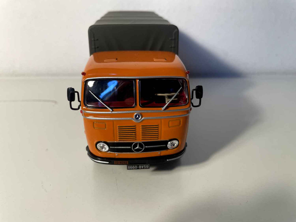 Camião plataforma coberto Mercedes Benz LP 333 BUYSSCHAERT