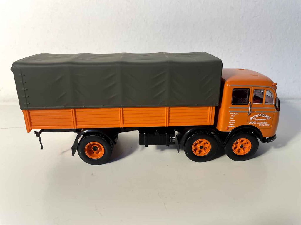 Camião plataforma coberto Mercedes Benz LP 333 BUYSSCHAERT