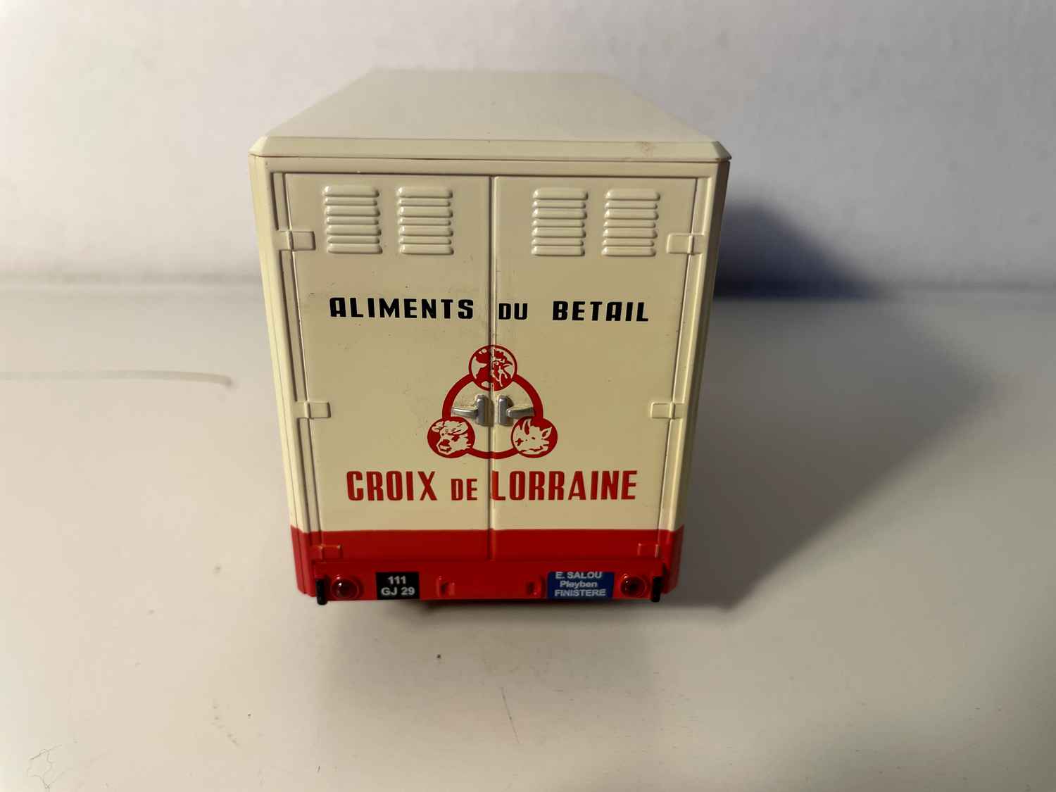 Ciężarówka UNIC MZ36 Saverne z 1965 roku "KRZYŻ LOTARYNGII"