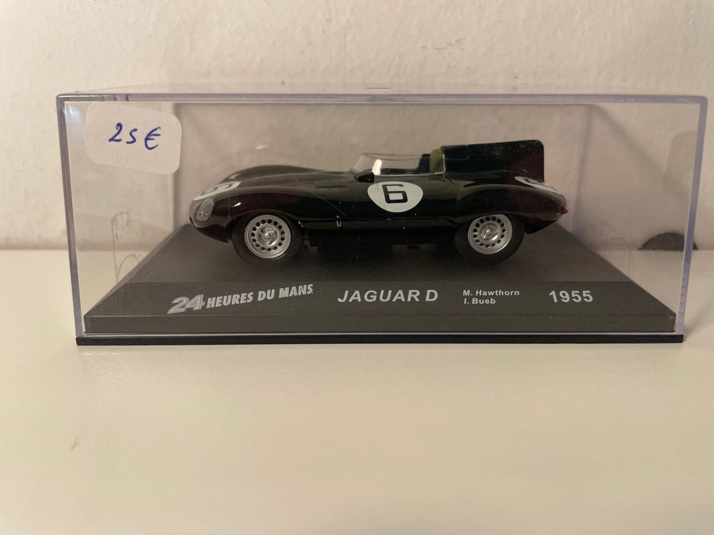 Jaguar D verte très foncée numéro 6 - 24 heures du Mans de 1955