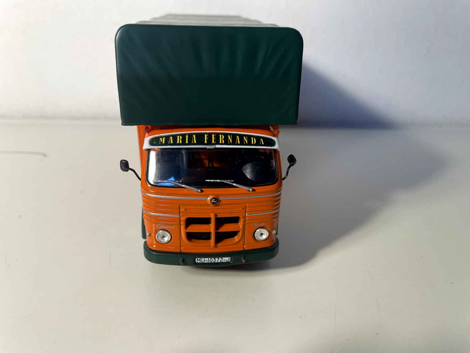 Camión PEGASO COMET naranja y lona verde del año 1963 (Maria Fernanda Frutas Y Verduras)