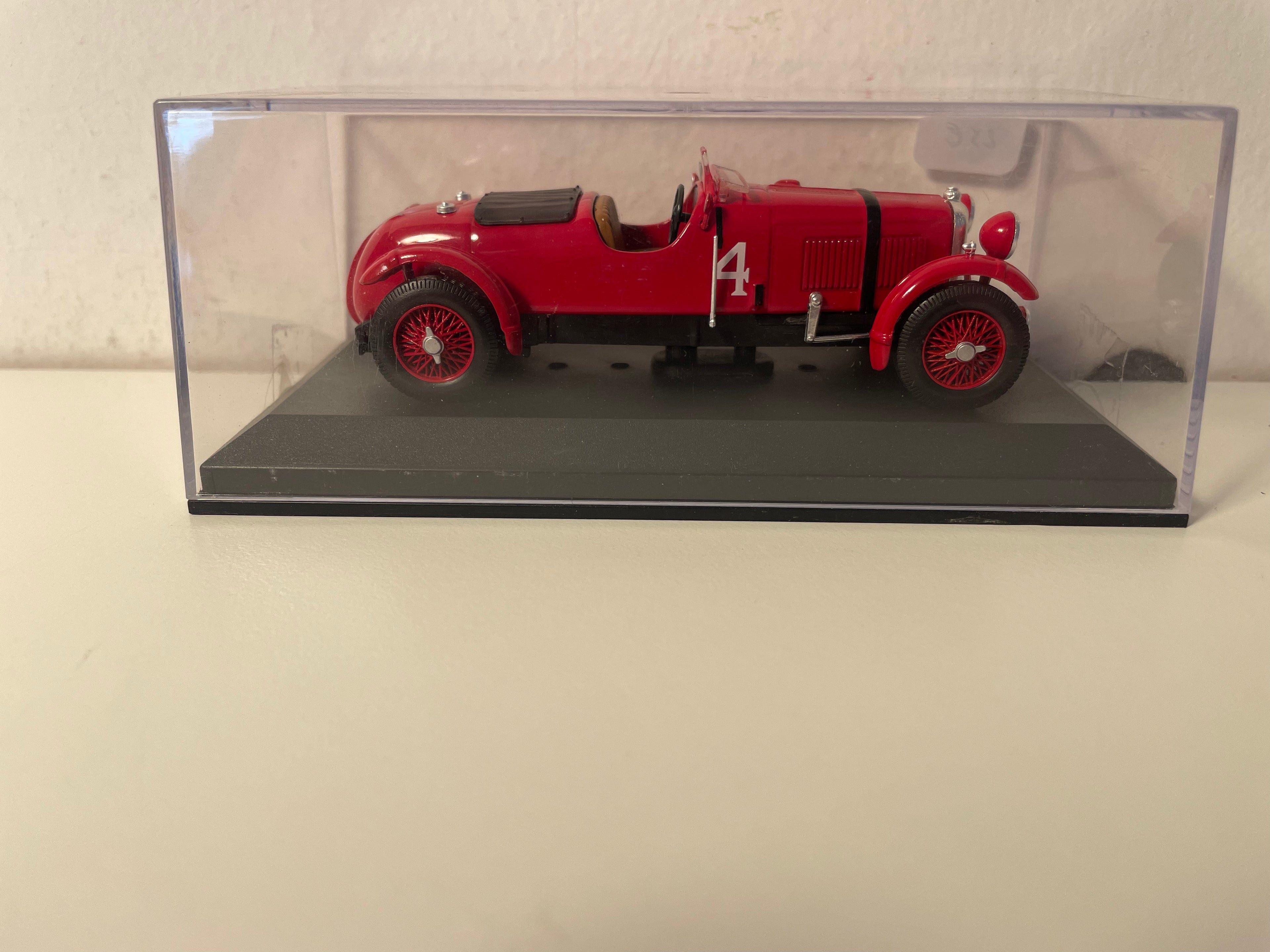Lagonda Rapide rojo número 4 (24 Horas de Le Mans de 1935)