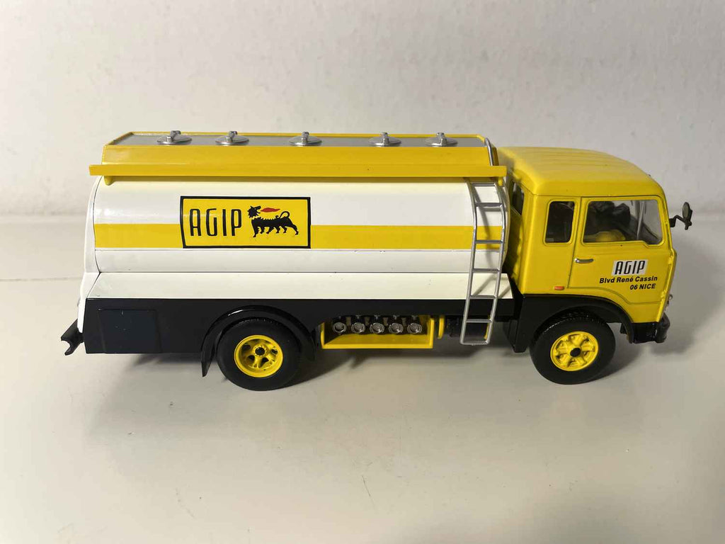 Camión Fiat 643-690 "AGIP"