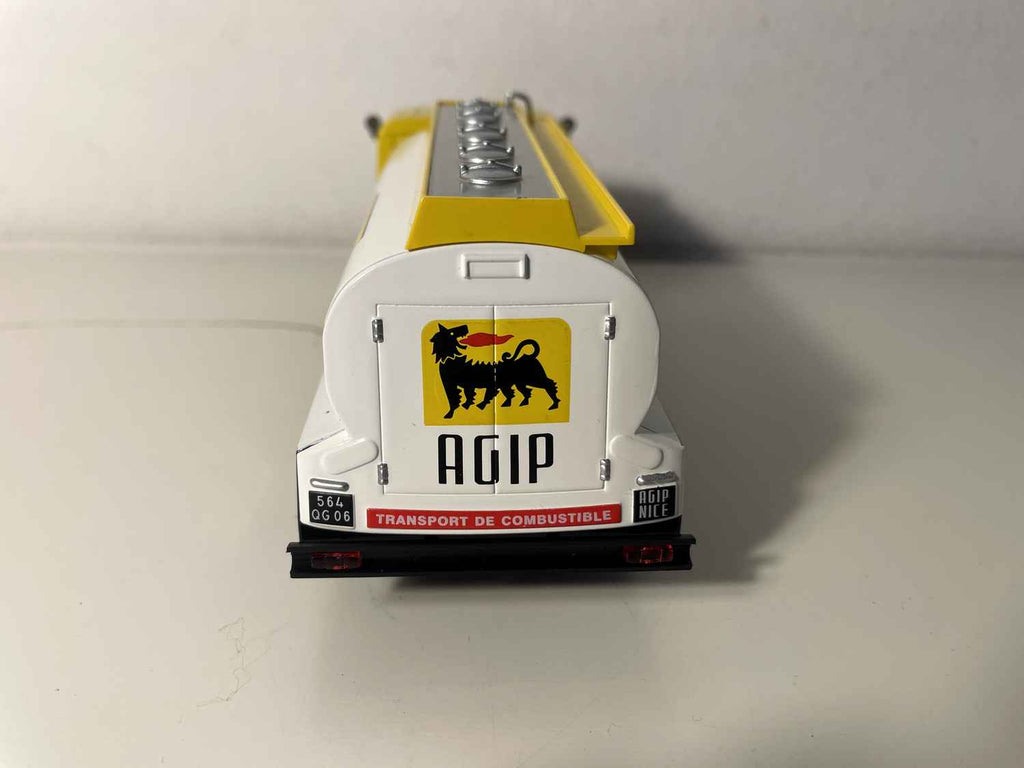 Camión Fiat 643-690 "AGIP"