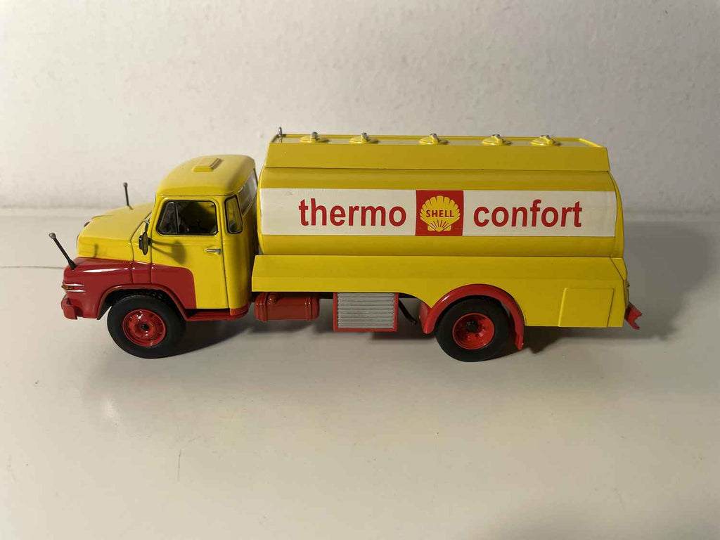 Ciężarówka MAN 626 HA z 1967 roku, żółta cysterna THERMO-CONFORT (Shell)