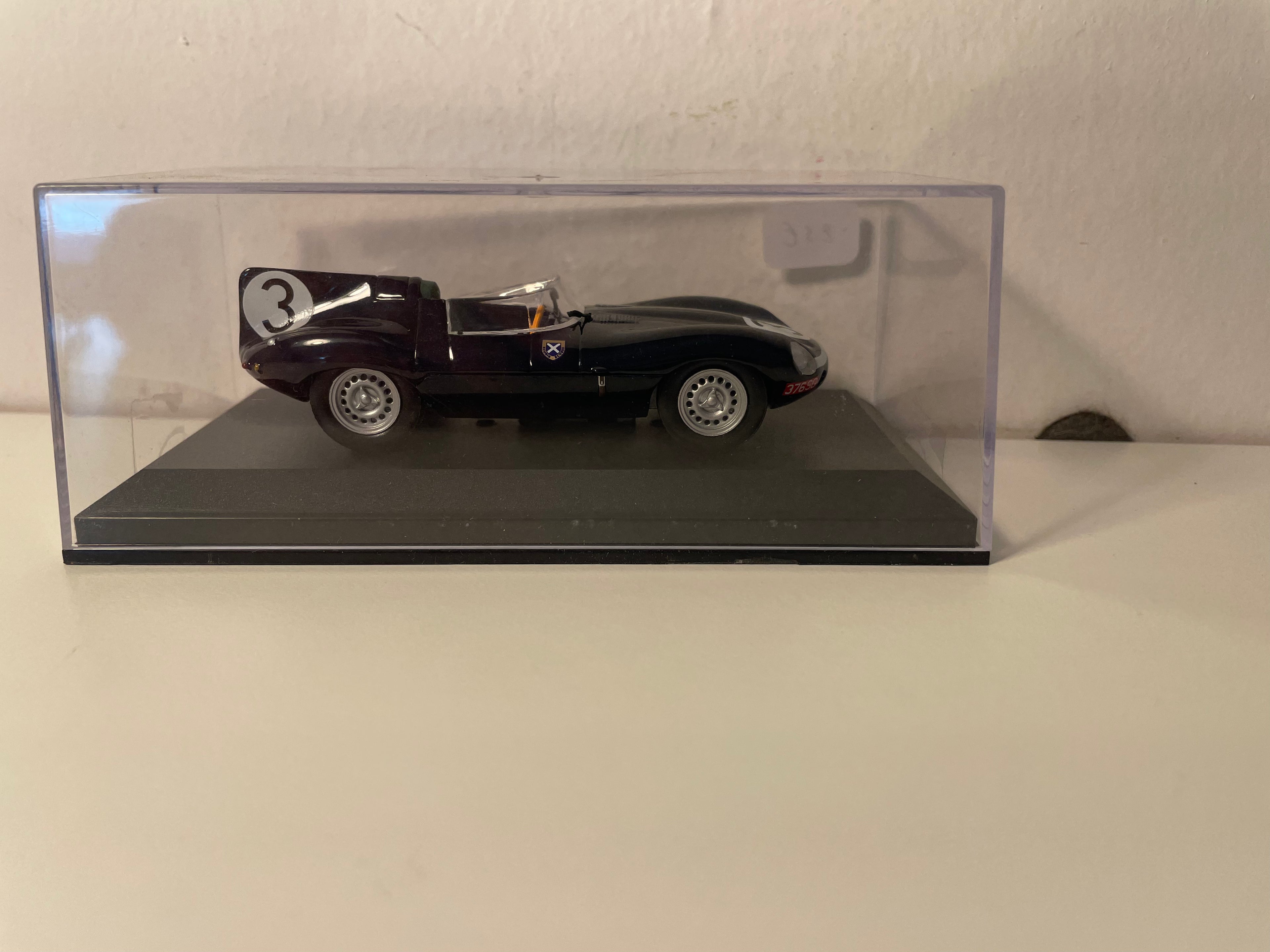 Jaguar D bleue très foncée numéro 3 - 24 heures du Mans de 1957