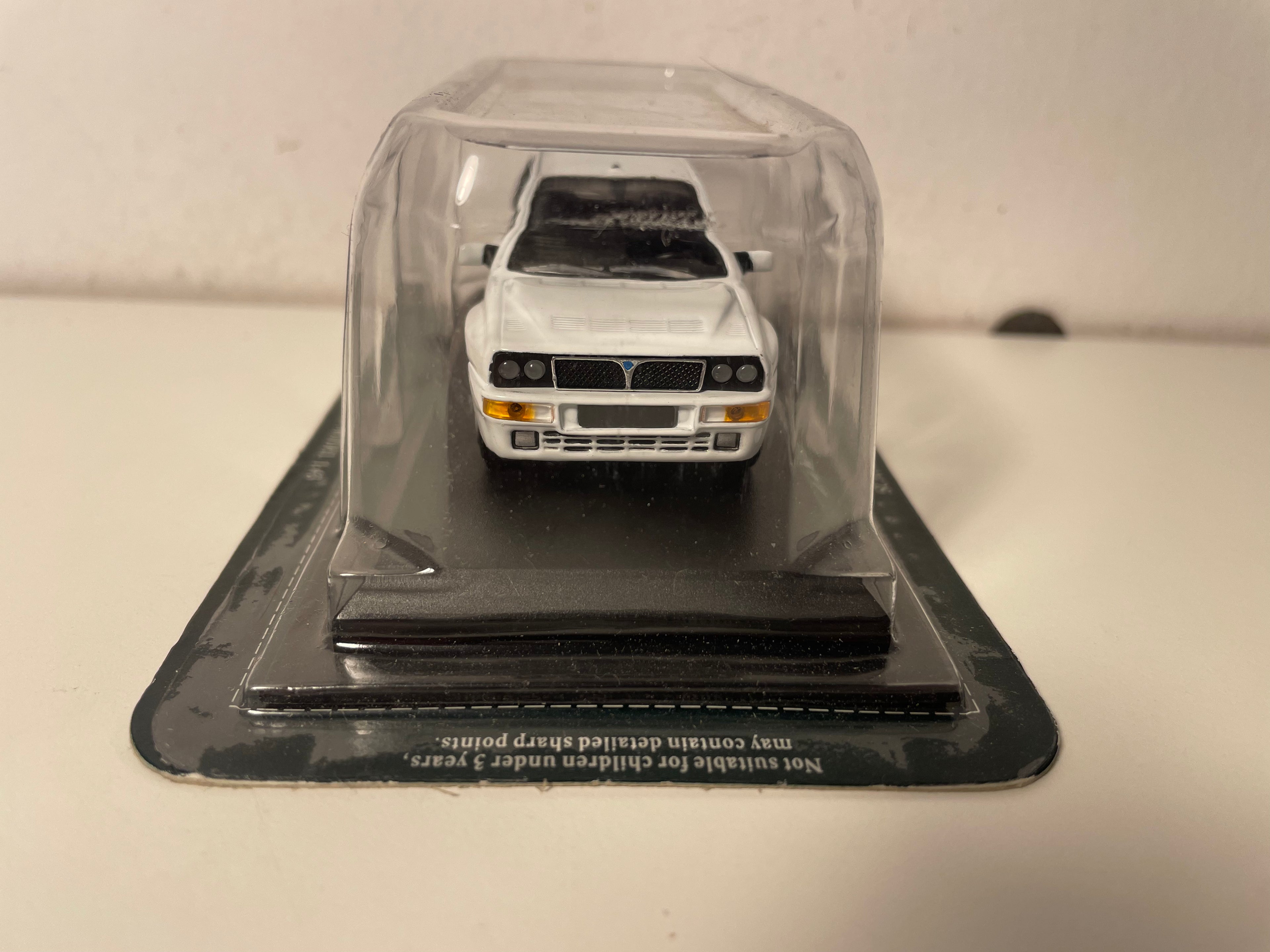 Lancia Delta HF Intégrale blanche - Del Prado