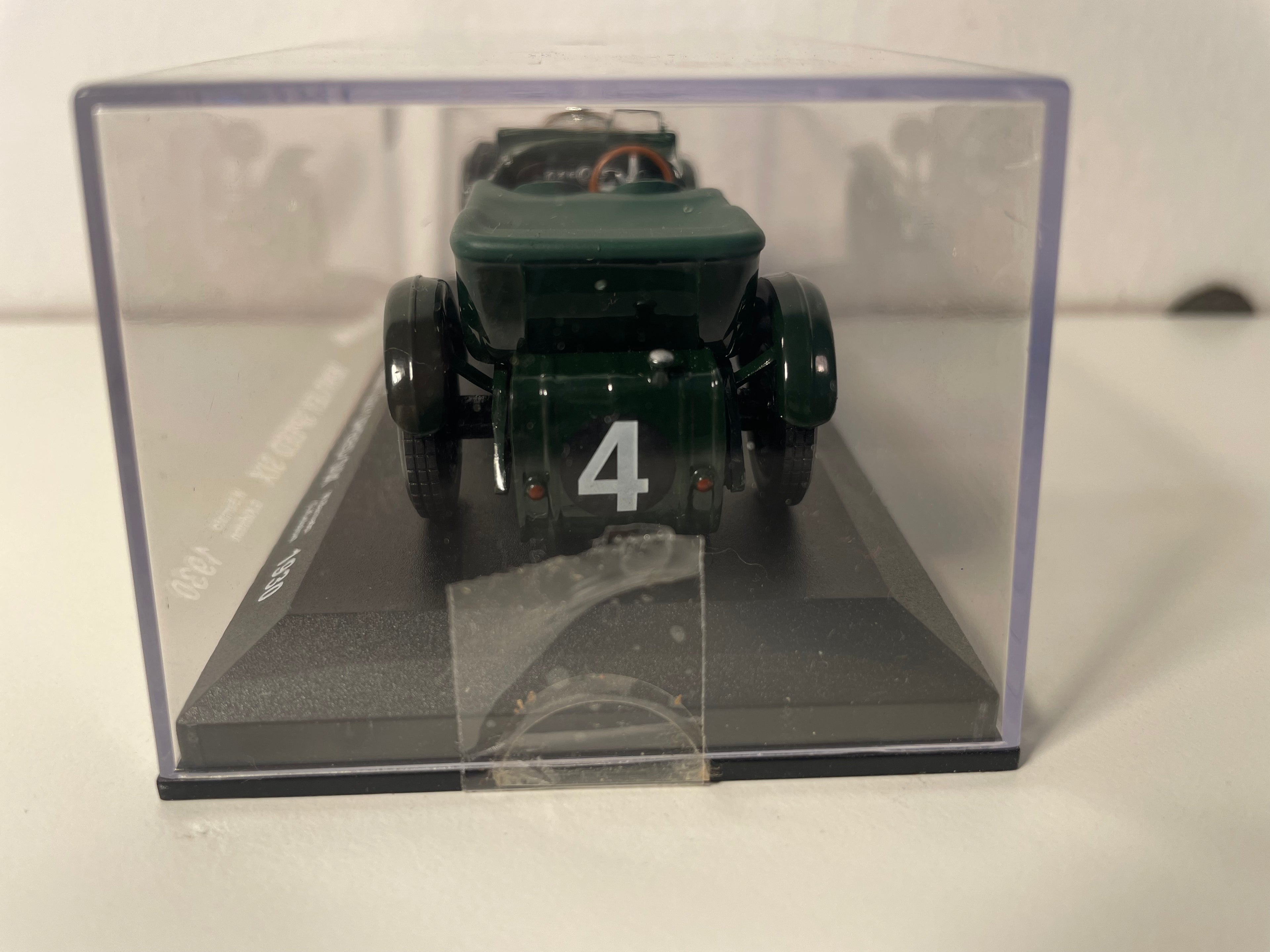 Donkelgréng Bentley Speed Six Nummer 4 (24 Stonne vu Le Mans 1930)
