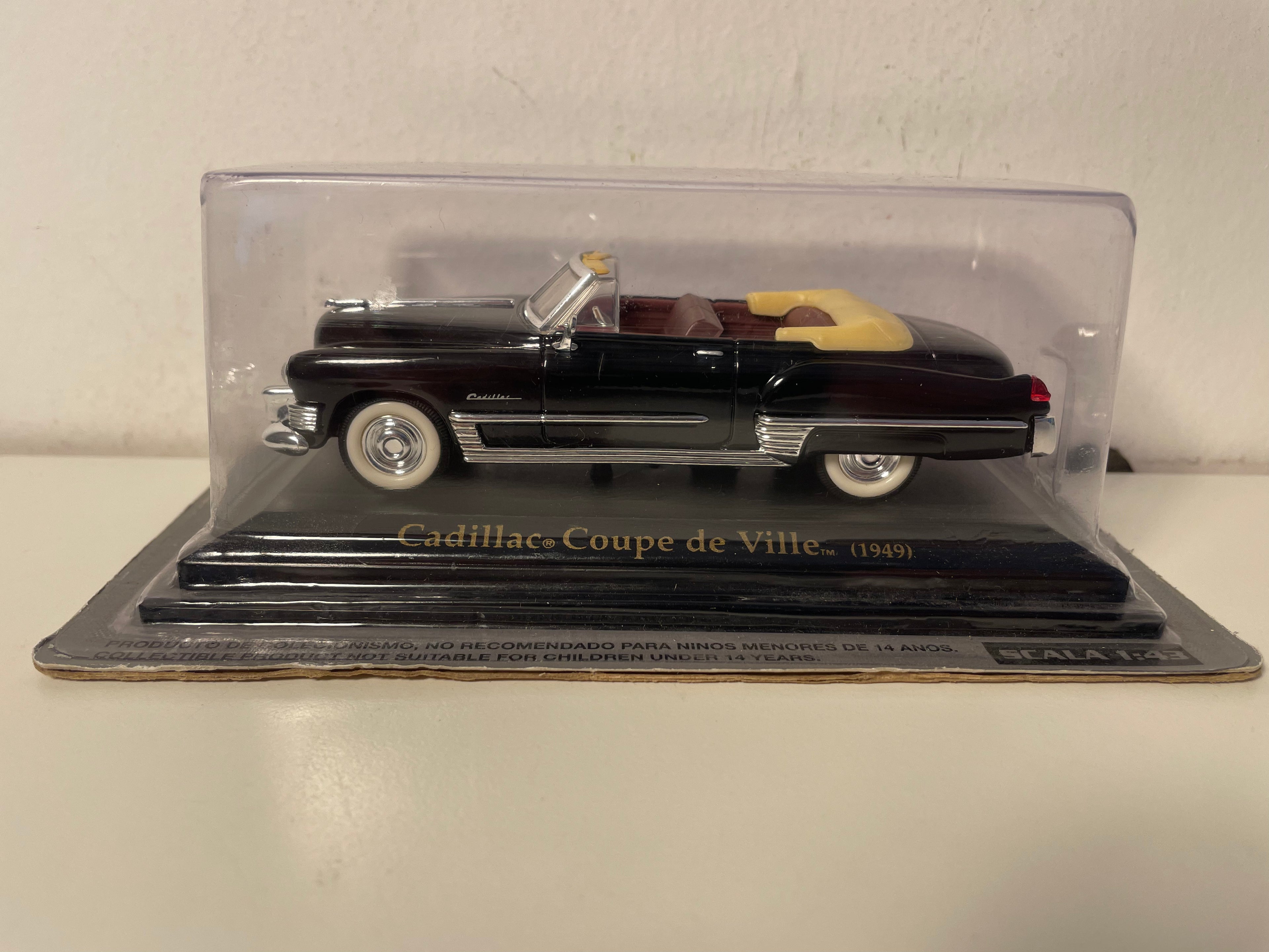 1949 Black Cadillac Coupe de Ville (amerikanesch Auto)