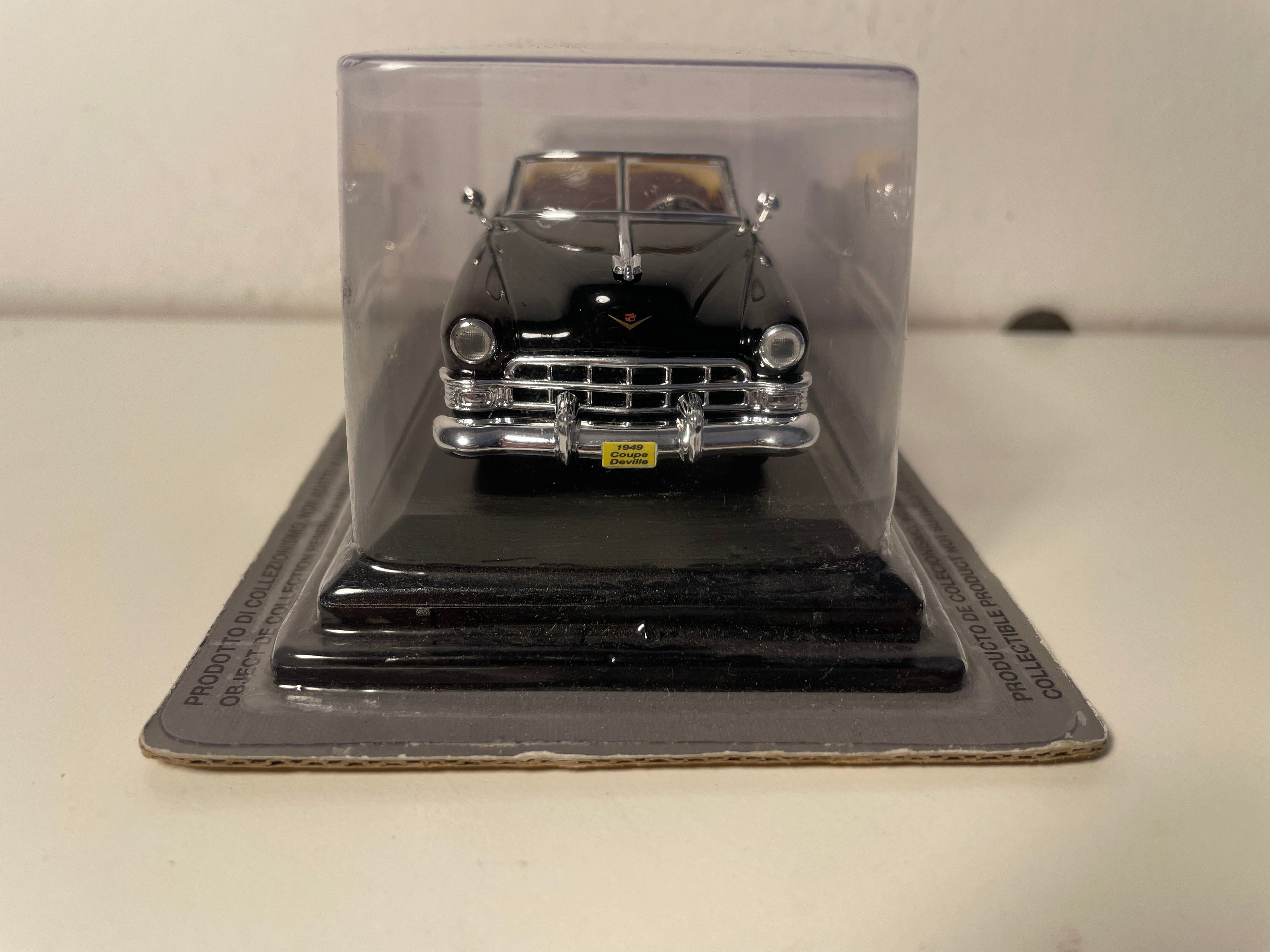 1949 Black Cadillac Coupe de Ville (amerikanesch Auto)