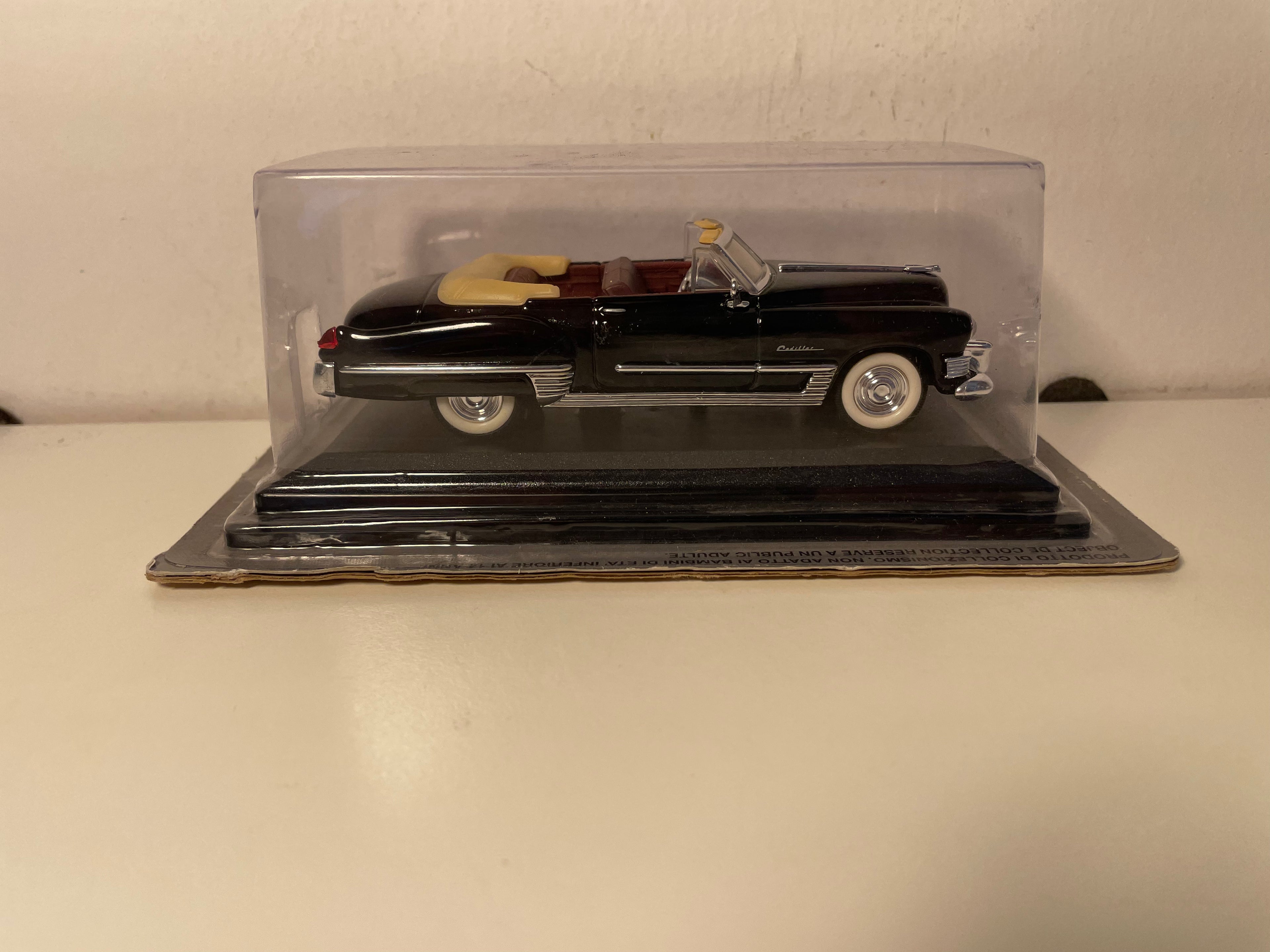 1949 Black Cadillac Coupe de Ville (amerikanesch Auto)