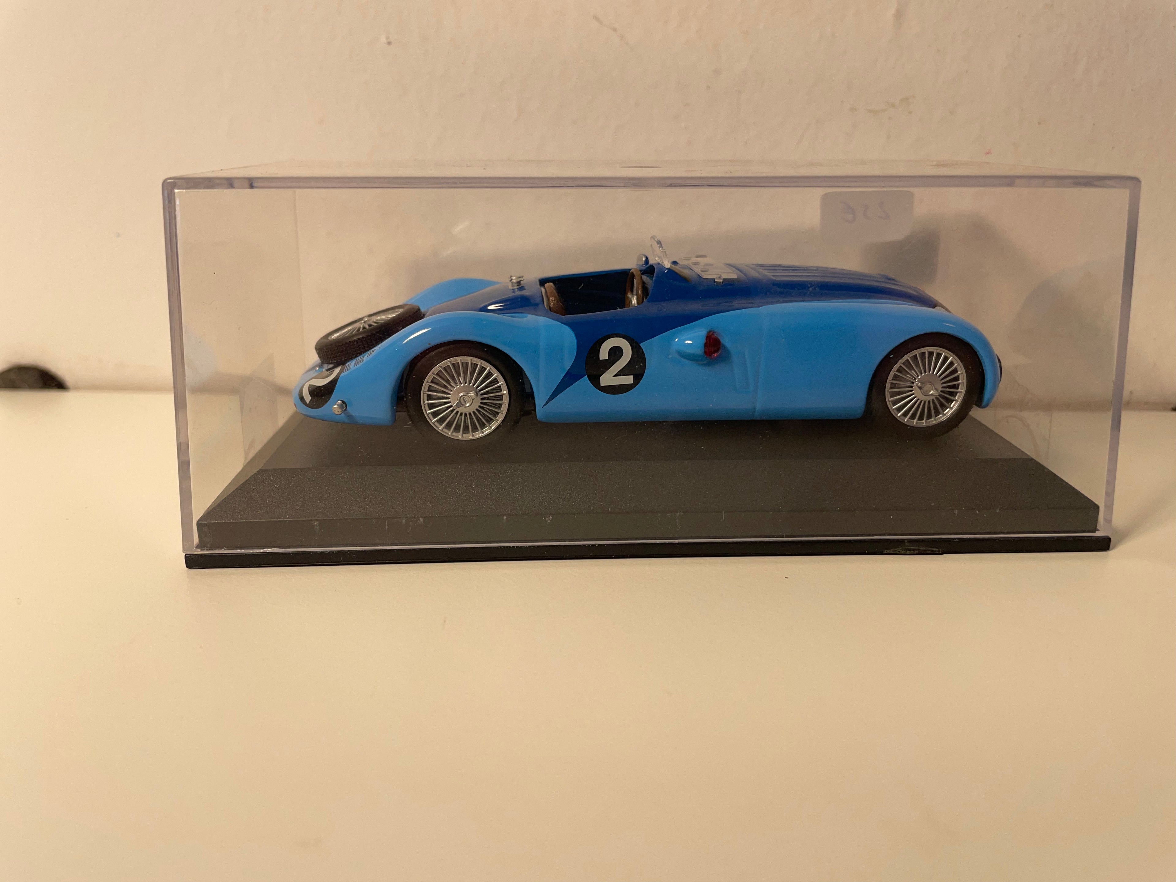Bugatti 57G blau Nummer 2 - 24 Stunden von Le Mans 1937