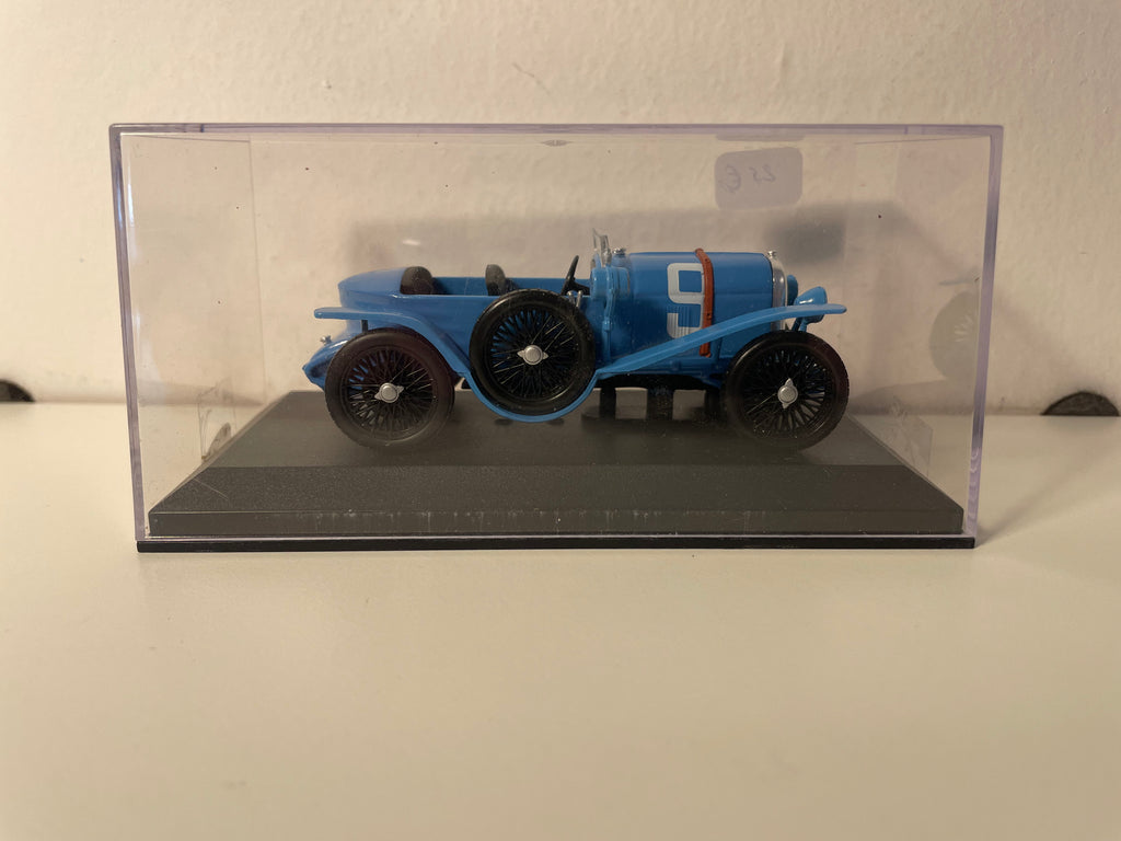 Chenard et Walker bleue numéro 3 - 24 heures du Mans de 1923