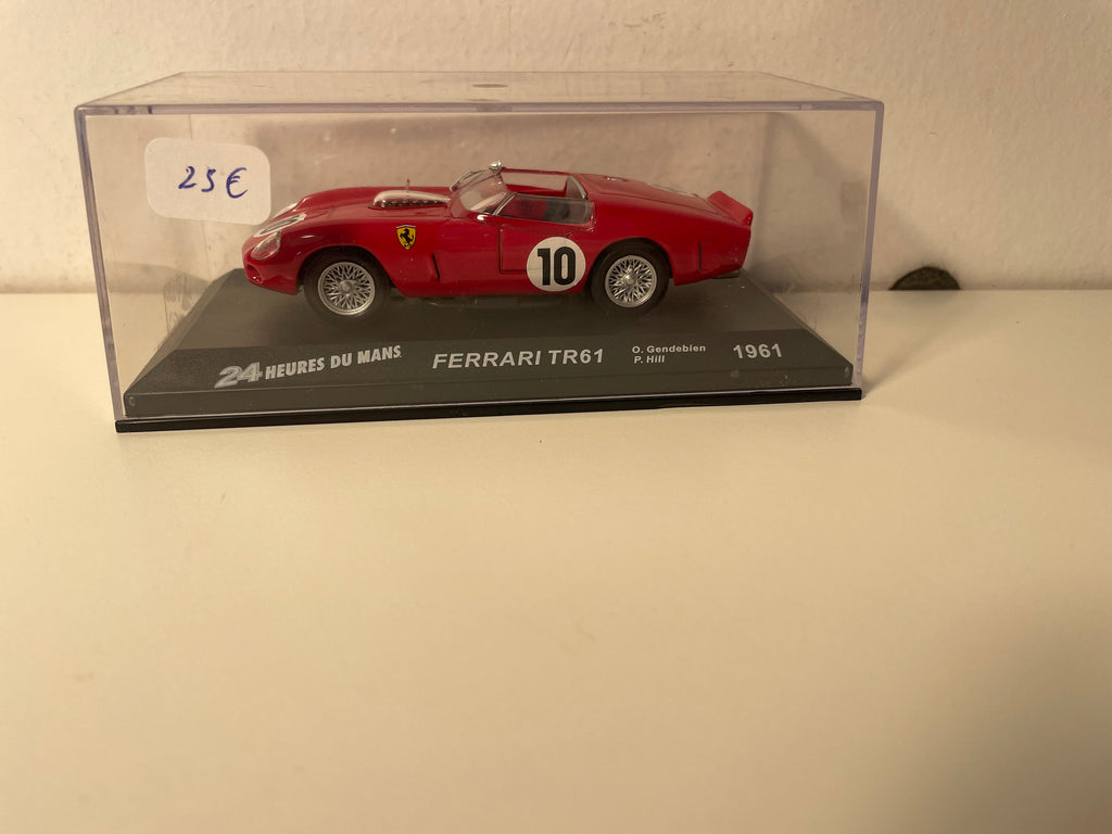 Ferrari TR61 czerwone numer 10 - 24 godziny Le Mans 1961