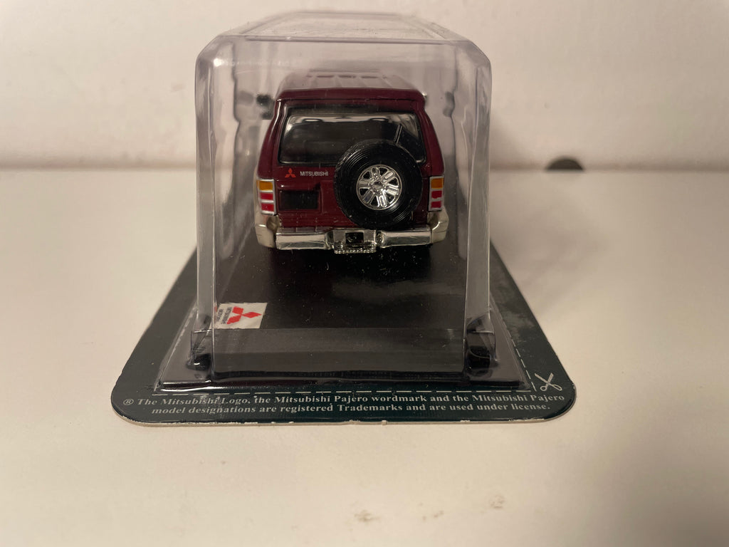Mitsubishi Pajero bordeaux et gris - Del Prado