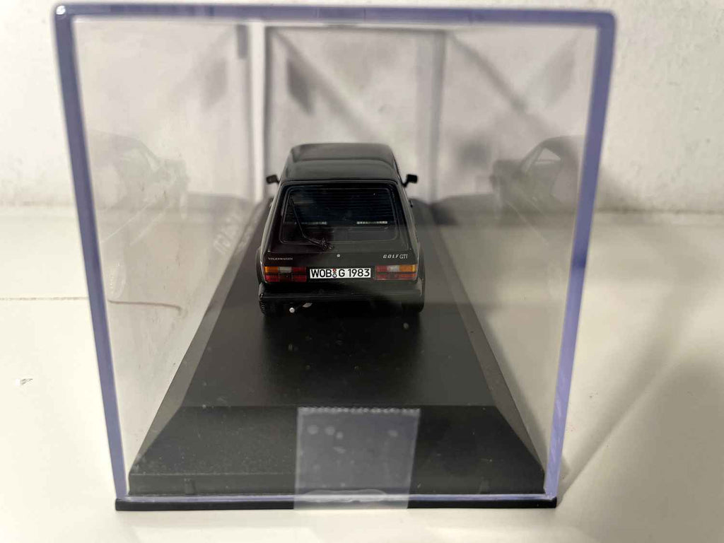 Volkswagen Golf GTI preto - Norev