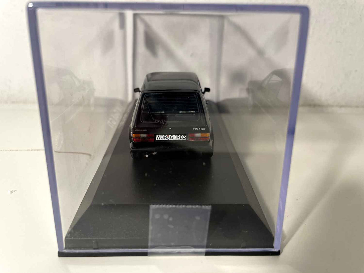 Volkswagen Golf GTI preto - Norev