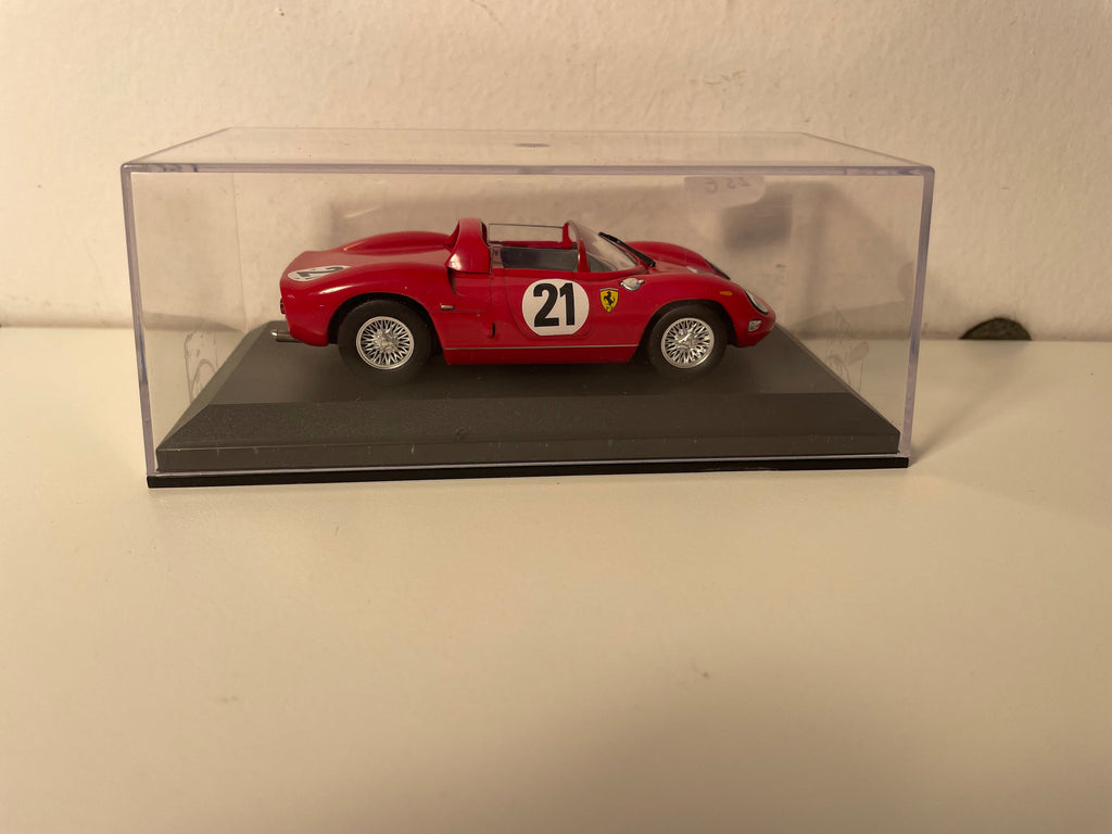 Ferrari 250P rojo número 21 - 24 horas de Le Mans de 1963