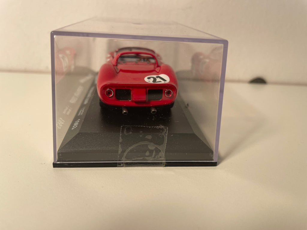 Ferrari 250P rojo número 21 - 24 horas de Le Mans de 1963