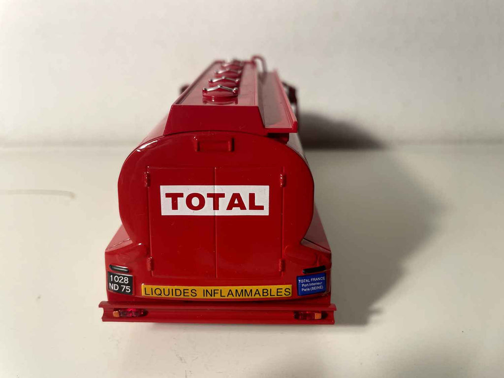Camion UNIC MZ-36 Saverne - camion cisterna TOTAL rosso
