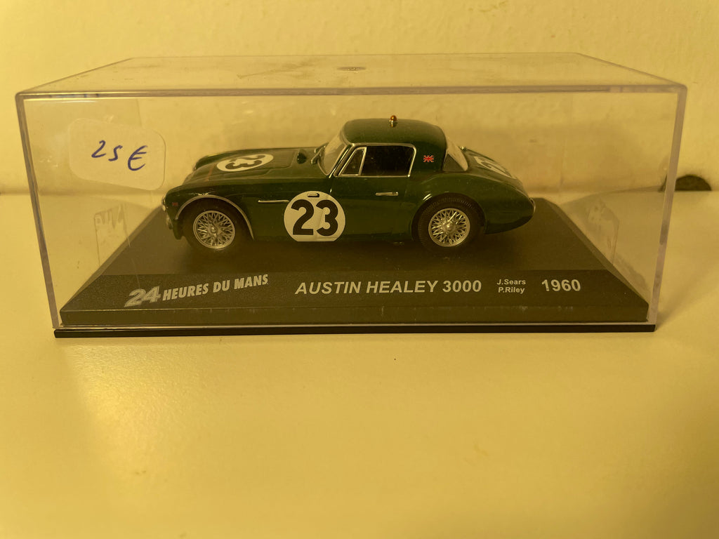 Austin Healey 3000 grün Nummer 23 - 24 Stunden von Le Mans 1960