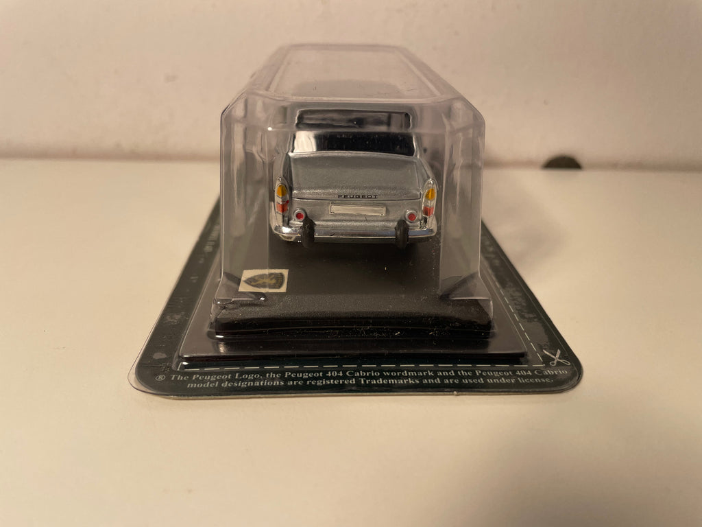 Peugeot 404 grise - Del Prado