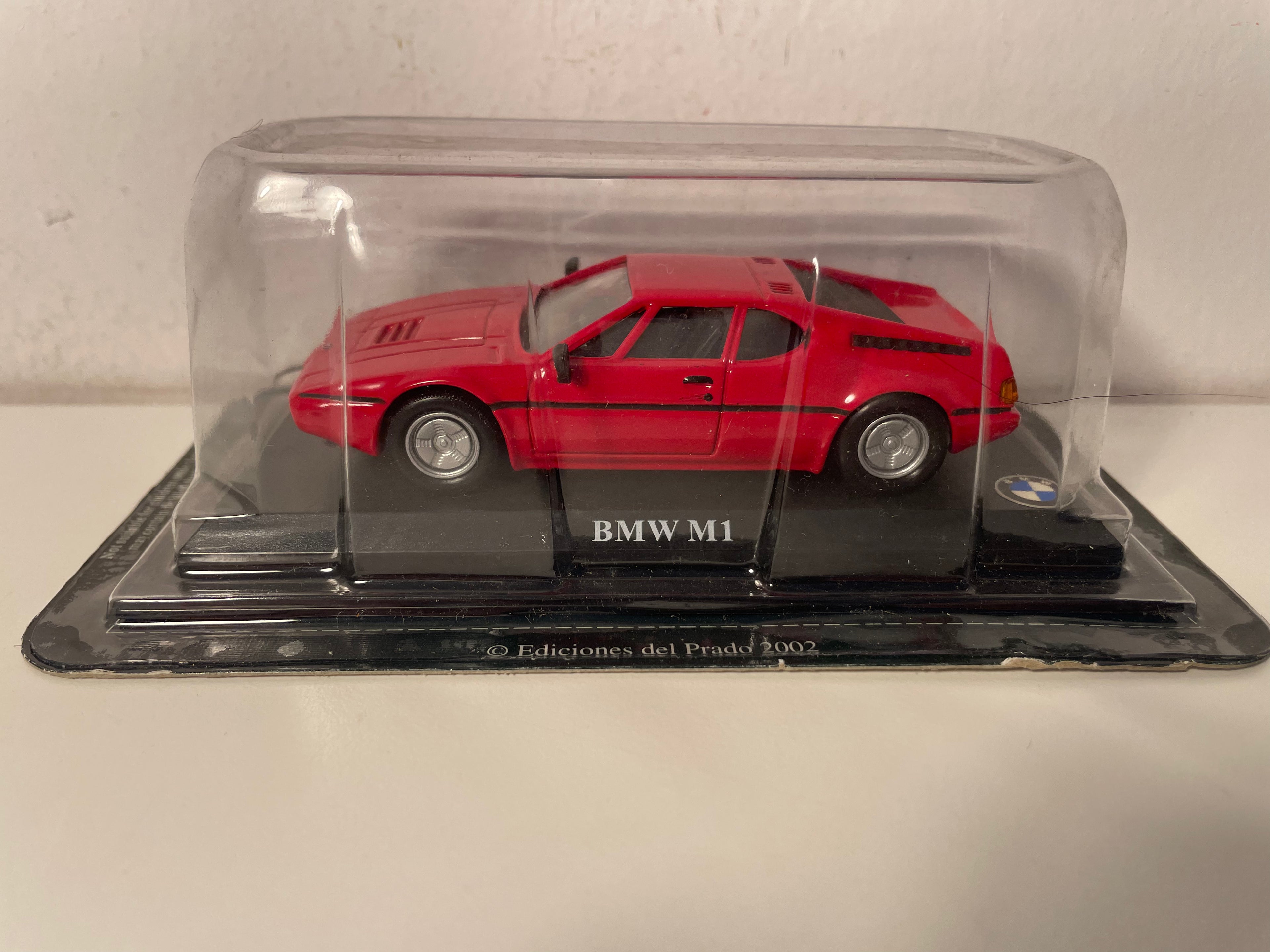 BMW M1 rouge - Del Prado